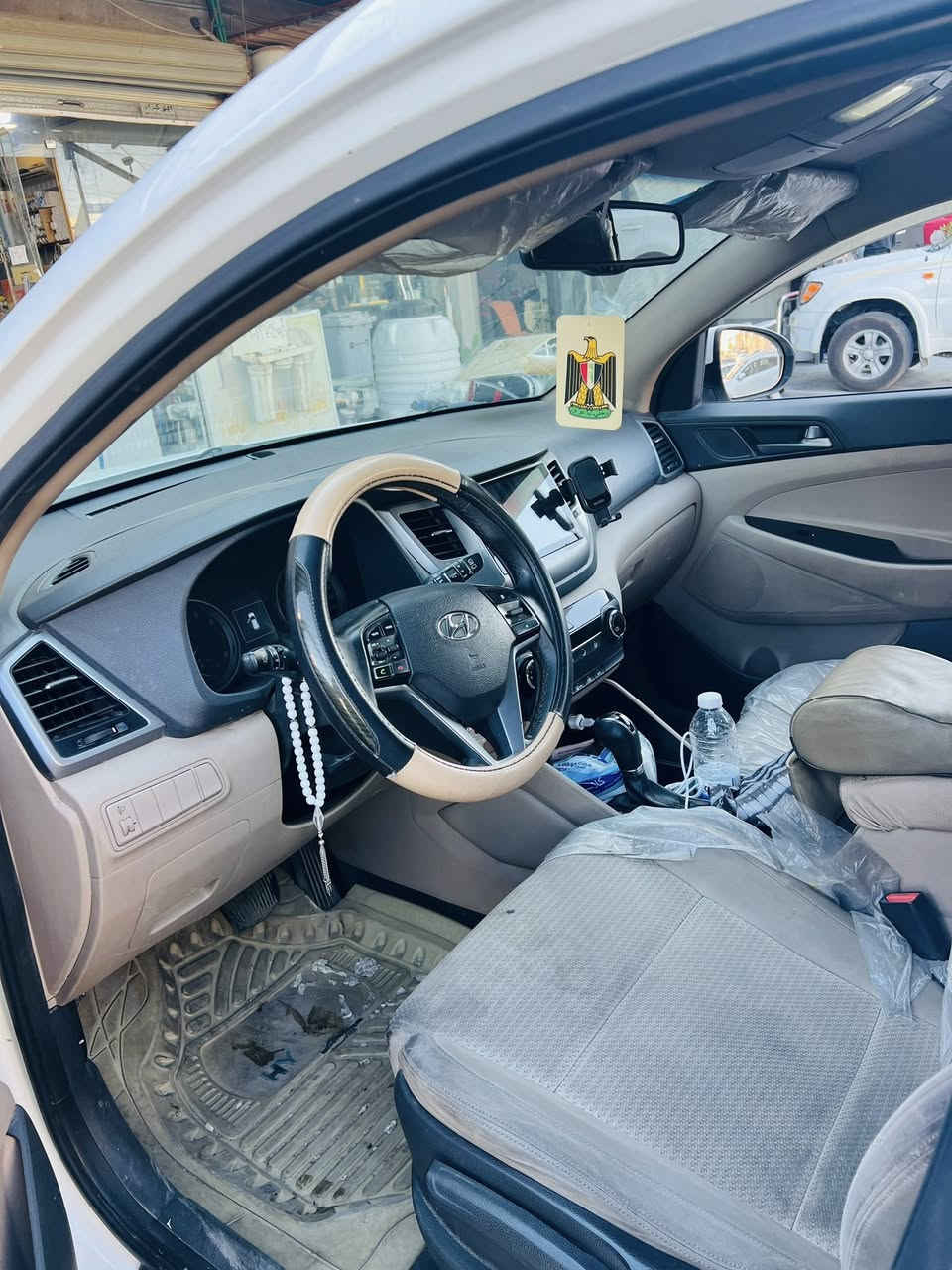 السلام عليكم توسان خليجي موديل 2016 شكل ال18 للبيع بيها قطعتين صبغ والسونار بالمنشور بدون دواخل بدون ايرباك رقم بغداد بأسمي شرط التحويل مواصفات عاديه ماشيه 134 الف كيلو مكاني بغداد السعر 155 وبيها مجال

‭0780 784 7043‬
