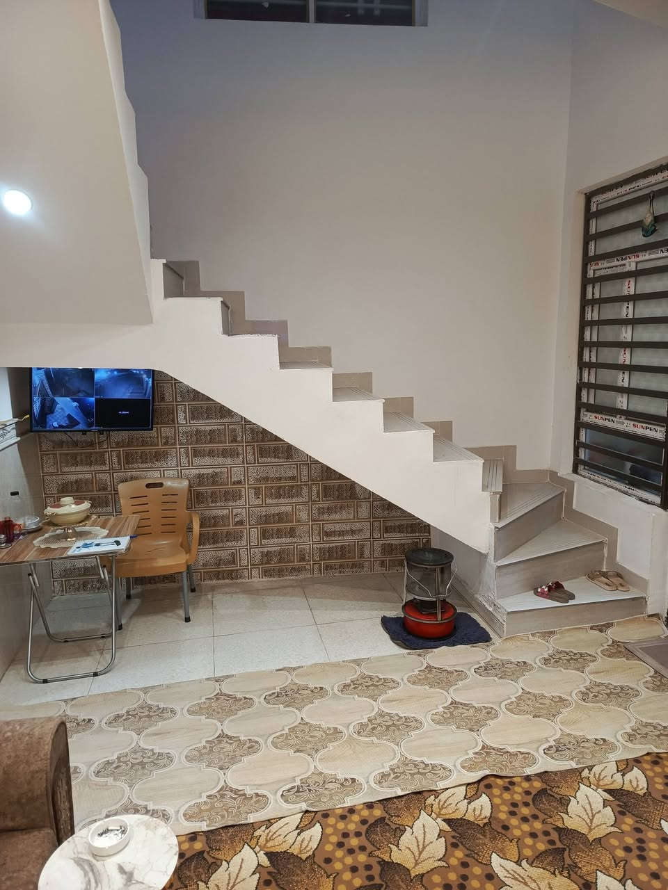 اعيد النشر بسبب الوعود الكاذبه بيت للبيع مساحه 115 م دور السكر الغربيه قاطين الثاني يحتوي على غرفه سويت +صاله وسطح ارضيته سيراميك مطلوب اسكان للأستفسار الاتصال على الارقام //***********
***********
