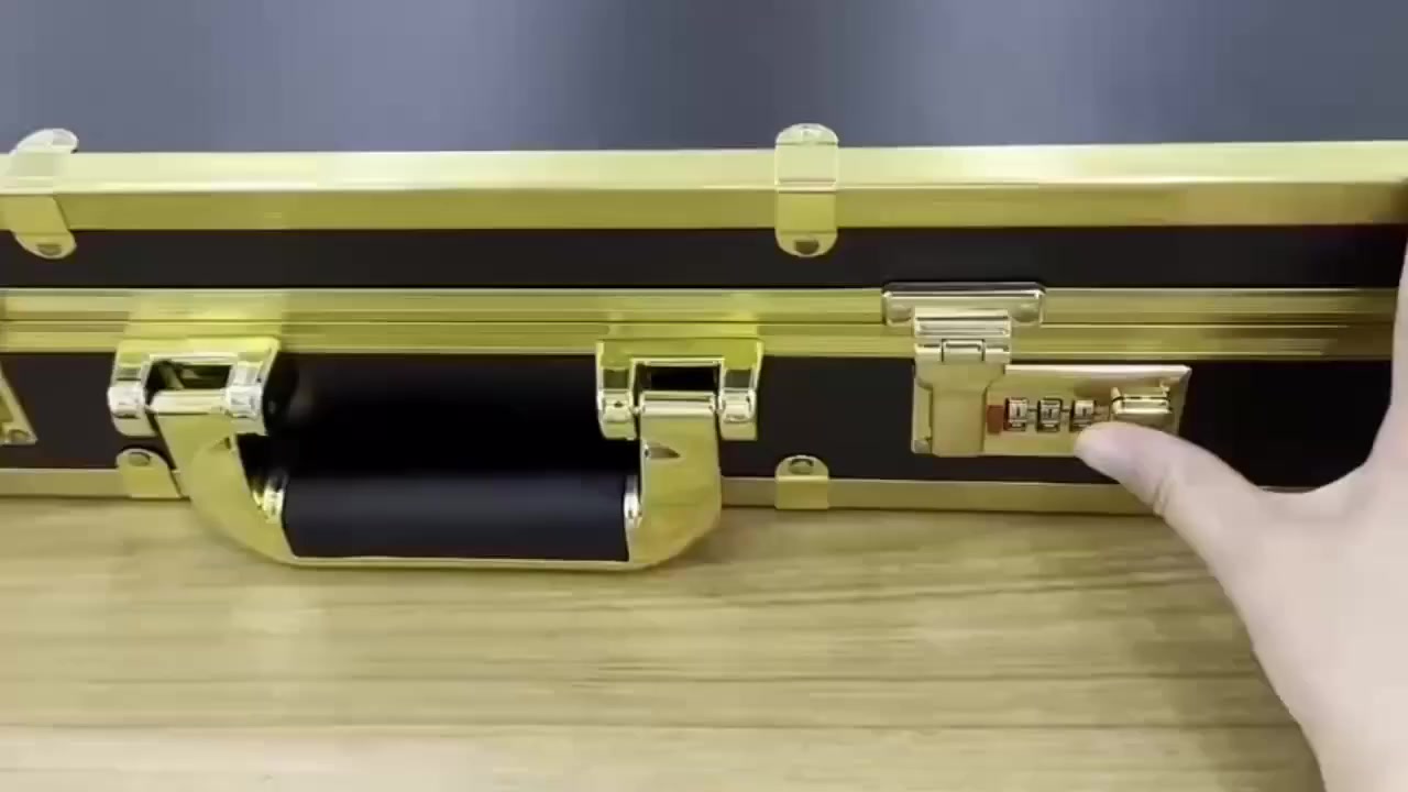 متوفر 
يوجد توصيل للتواصل خاص 
او الواتساب: ***********
السعر 55 مع التوصيل
