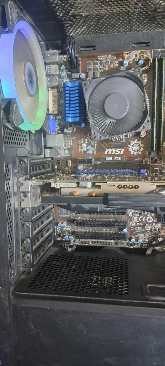 كيس تجميعه كوراي 5 جيل رابع

المعالج  Intel Core i4-4590

الرام -  ddr3 16 gb 

المذربورد  asus b85

الهارد    - ssd 260 hdd 500

كرت الشاشة  axel rx 580 8 gb

البورسبلاي 750 wt

سعر الكيس  250 الف 

الكيس بي 25 لعبة

رقمي ***********

بغداد
