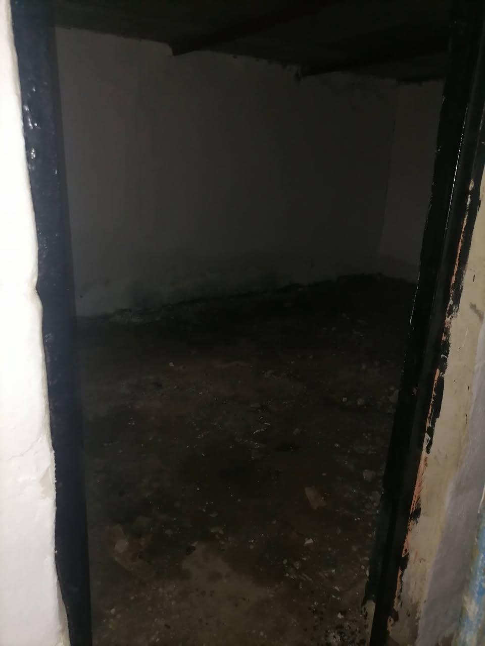 يا الله السلام عليكم بيت للبيع بالتجاوز بغرفتين كبار ومطبخ وحمام مكانه بالزعفرانيه شارع المستشفى يم المرجه مال الفلسطينيين مظاهره بالتجاوز سعر 5500 السعر خمس ملايين وبي مجال  وش الراي يدق علي لو على الرقم لو على الواتساب ***********
