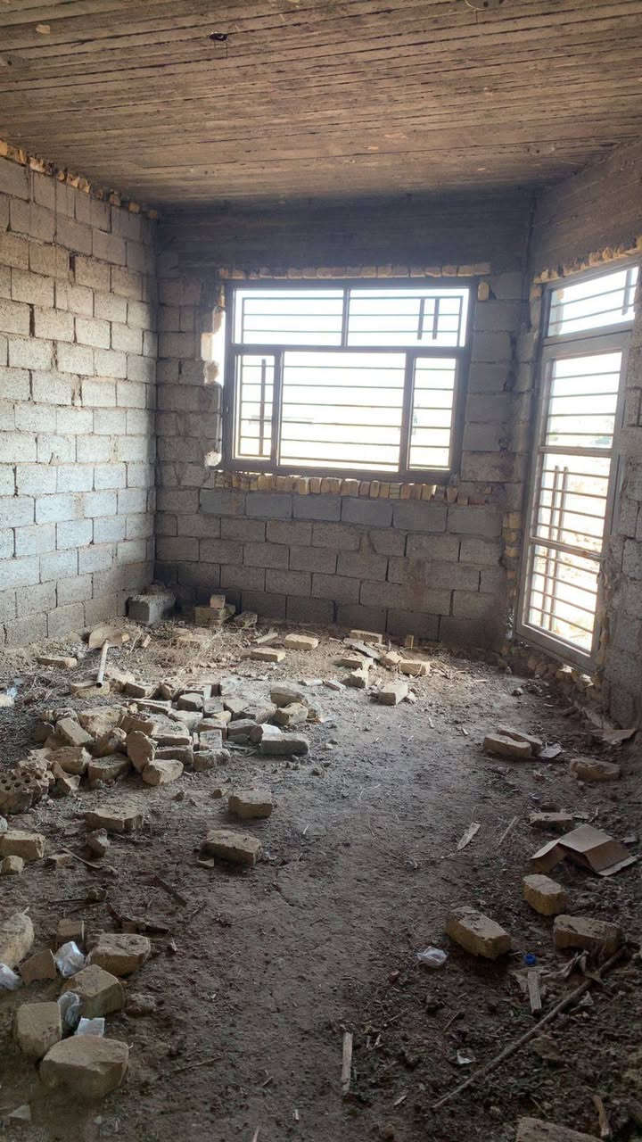 هيكل زراعي حي الي الخضراء  للبيع هيكل ١٨٠ متر غرفتين  خلف مدرسة الهذلي واصله كهرباء وماء  السعر ٣٠ مليون  تواصل مع صاحب الدار.  ***********
