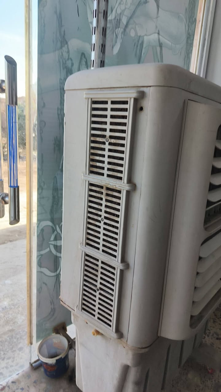 السلام عليكم غراض للبيع مبردة و كراسي عدد 4 مبردة شغالة و نضيفة سعر 80قفل(***********)
