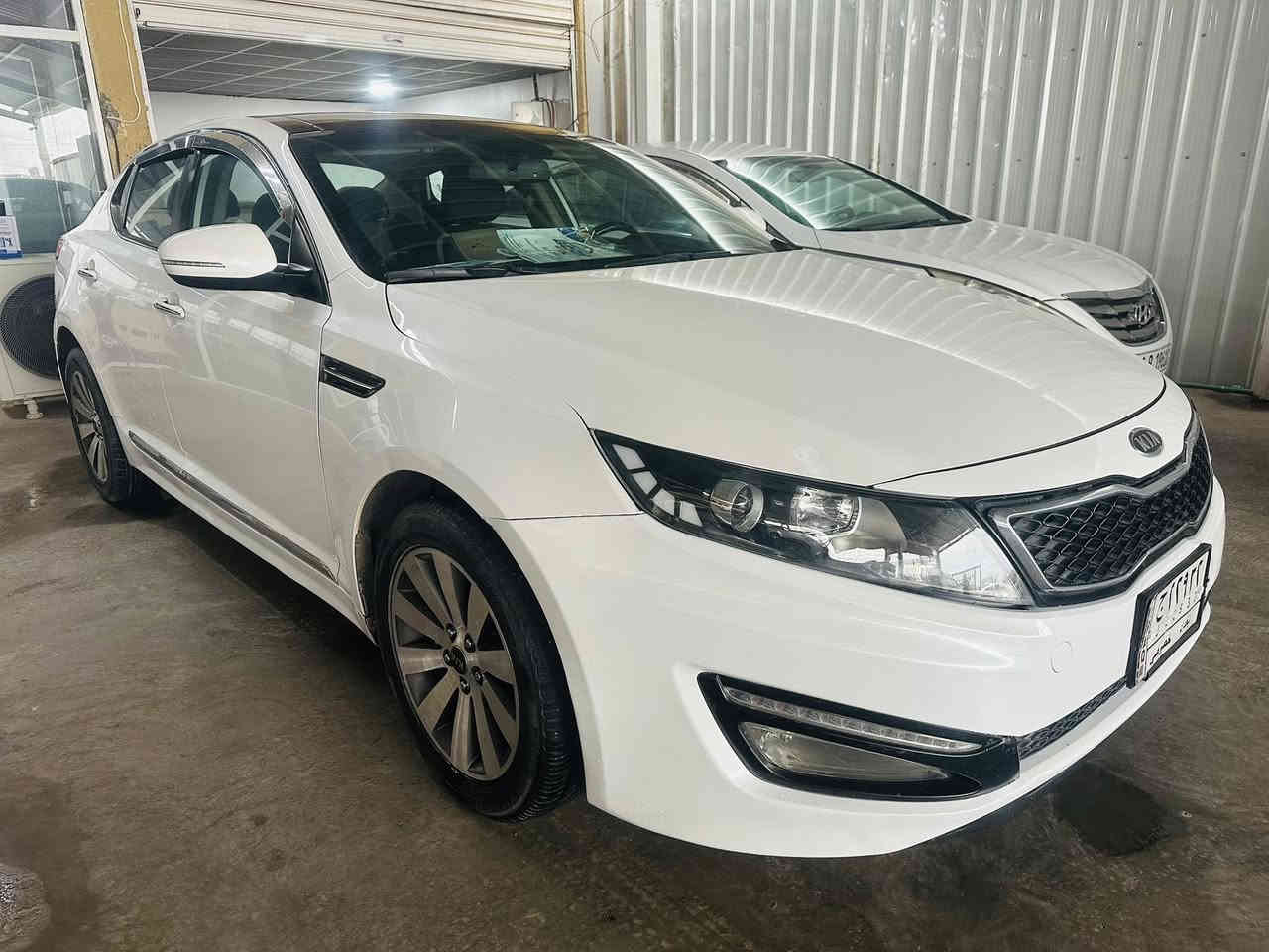 سلام عليكم 
للبيع كيا اوبتيما موديل 2013 رقم بغداد 
سياره فول موصفات واحد ع واحد ماشيه 170
محرك 2400خليجي جديده تخم تاير جديد 
صدر جديد بيه سونار موجود منشور 
بيها ثلث قطع تبديل بدون صبغ 
السعر 125بيه مجال مراوس عادي 
حسب قناعه عنوان صلاح الدين / دجيل 
للاستفسار ***********
