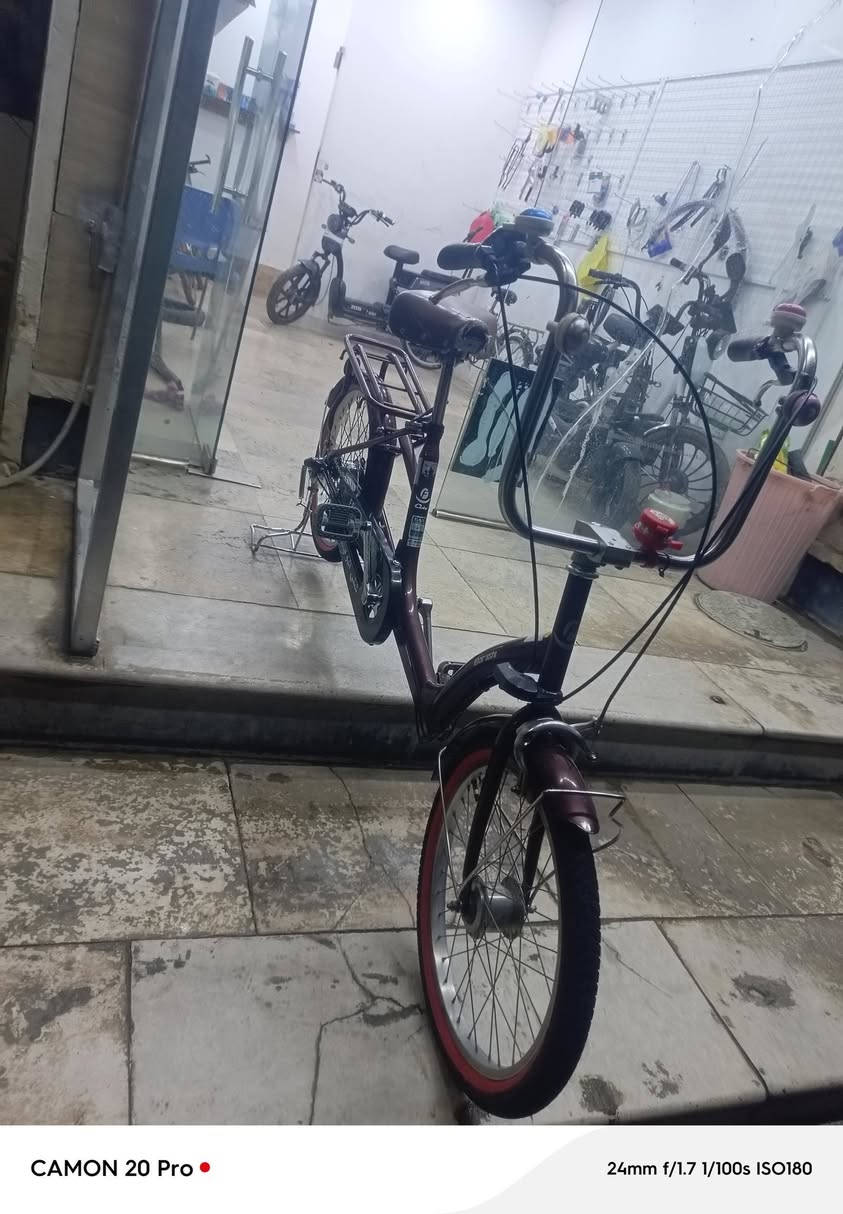 السلام عليكم بايسكل للبيع او مراوس بدراجه 60 نضيفه مكان بغداد الدورة المهدية الثانية للتواصل ***********
