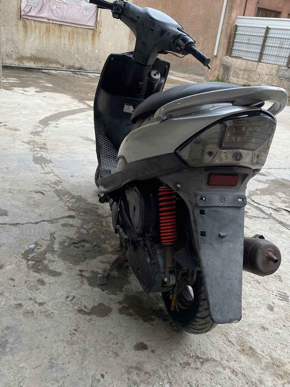 سلام عليكم شباب دراجه ماكس عدله ادراجه صار شهرين نازله من الرمبه دراجه كله بلاديه مابيه برغي تجاري اسعر 750وبيه مجال بسيط للستفسار ‭0771 617 8242‬
