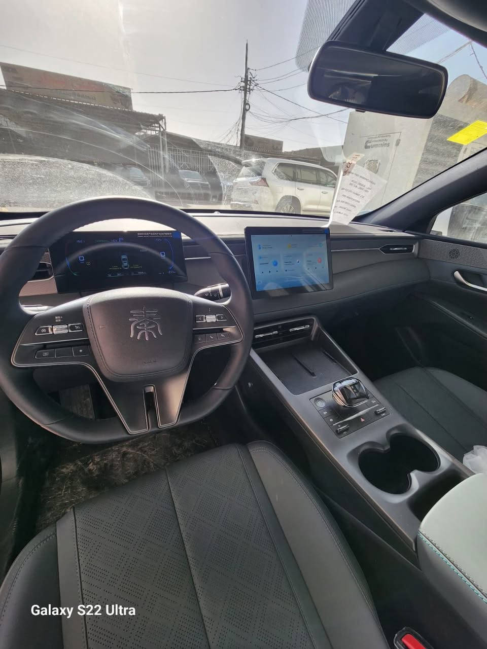 سلام عليكم سيارة بي وايدي جن بلاص زيرو رقم بغداد بسمي للبيع السعر 19.300
للاستفسار 
***********
