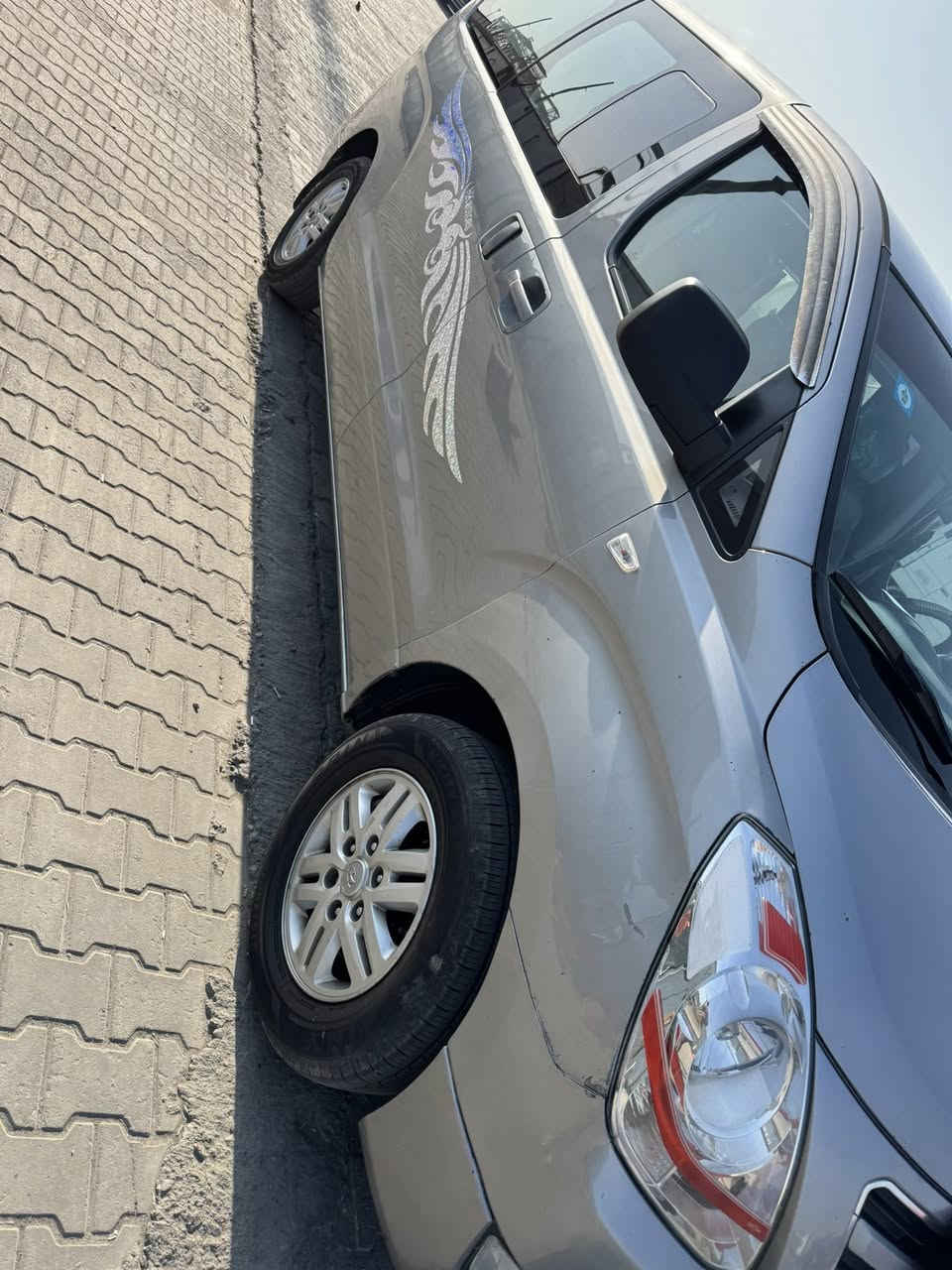 سلام عليكم ستاركس 18 دبلو البيع مكينه نص بنص سياره بسم سنويه2030 مصفره ضريبه وهيئه سياره فقط ظربه بل مدكر المامي شبر وطخه بدوسه خفيفه بيه صبق بكوريه قطعتين وانه ماكفل صبق سياره جاهزه مكينه وكير كفاله كهرباىيات تبريد تدفئه  شرط سياره جاهزه من طول لطول سعر 235 وبيه مجال نشاء الله  مكاني  البصره الهارثه كرمت علي ستفسار ***********
