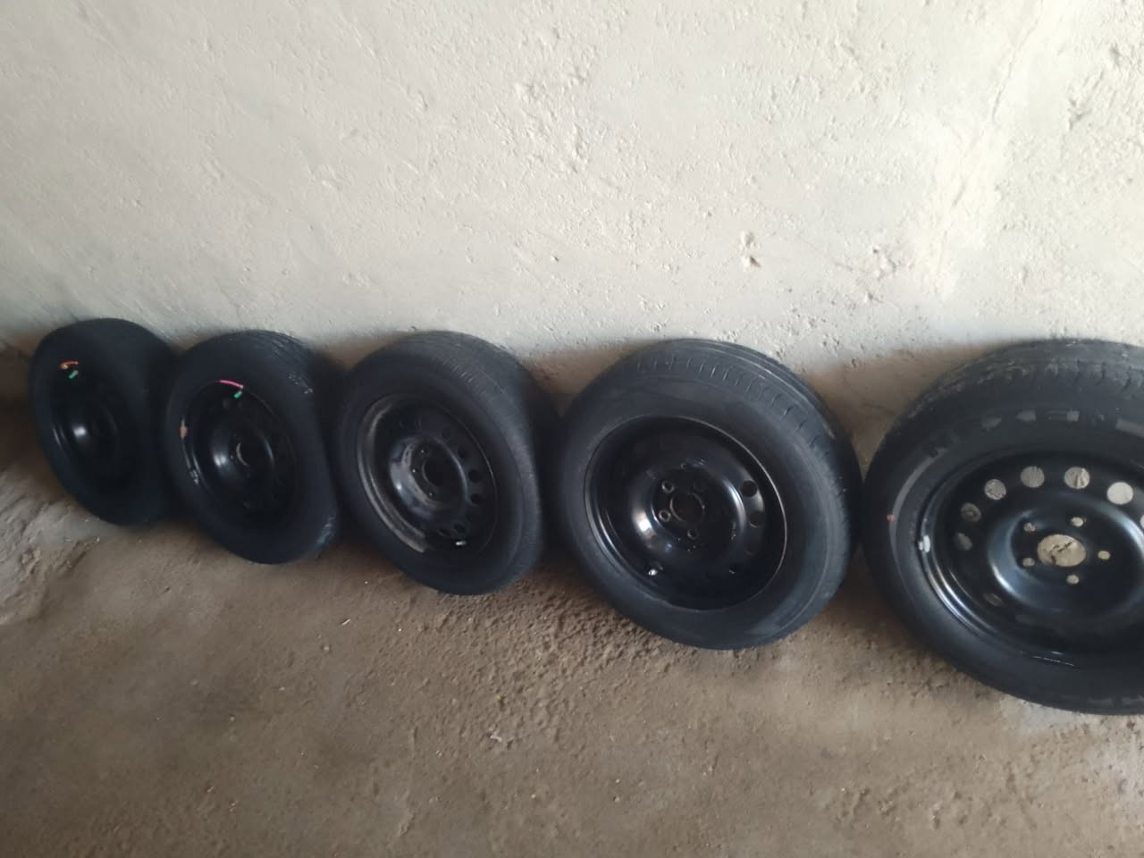 تخم نضيف للبيع اصلي حجم 15سعر 225 عنوان نجف كوفه شارع مطار
***********
