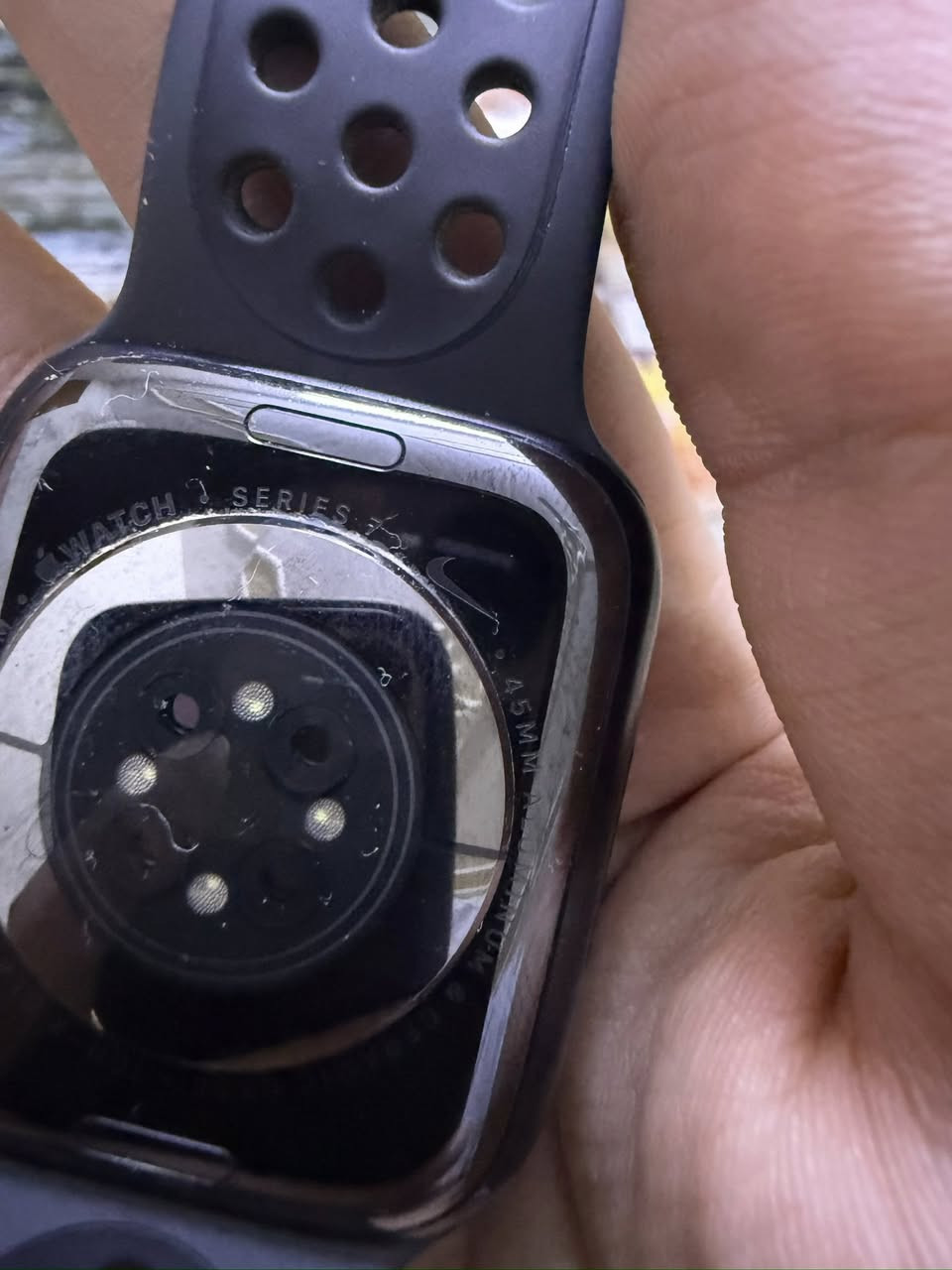 السلام عليكم 
ابل واتش جيل 7 اصدار نايك
ساعة نظافتها 100%
بطاريتها 86%
حجمها 45mm
الساعة كامل ملحقات باكيت وشاحنة 
الساعة يجي وياها هديه سيرين
سعر الساعة 250 قفل مابيه اي مجال 
تواصل واتساب فقط  ***********
