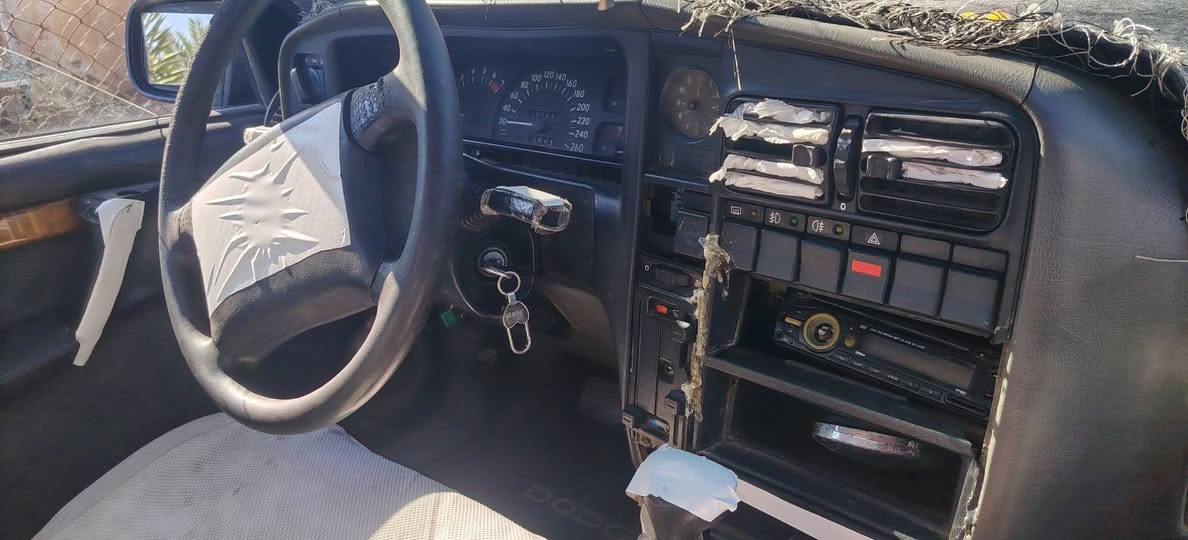 للبيع اوميكه موديل 91محرك 26اتوماتيك محرك بدايت صرف بي سنويه عدم ترويج خضره معاملته كامله شرط التحويل كمرك متفوع بس عل لوحات باقيه دفتر بانزين بيه ضباره كامله يمي حته بيه وكاله وصوله بيه مال مرور سياره نضيفه مال بيت مراوس حسب التفاق مكاني كركوك واحد حزيران السعر 20وبيه مجال رجان الي مو شراي لاتتصل ولا تدخل خاص الستفسار ***********
