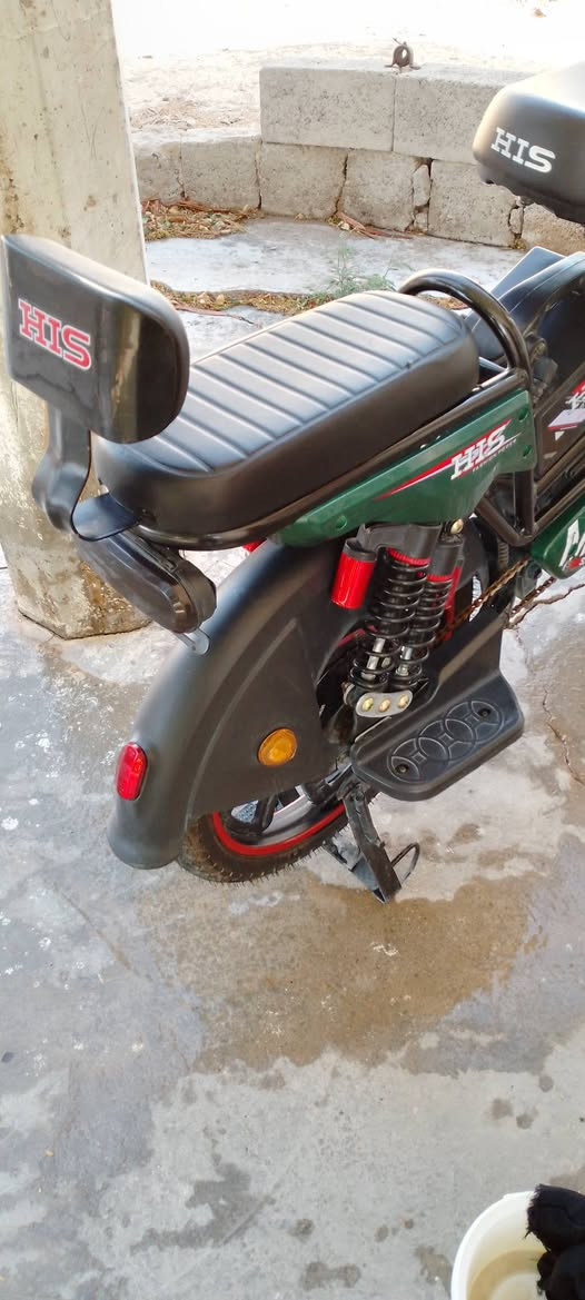 دراجه شحن البيع 350 وبيه مجال مكاني ديالئ دلي عباس ال شراي يتصل او يراسل واتساب ‏‪0775 085 4705‬‏
