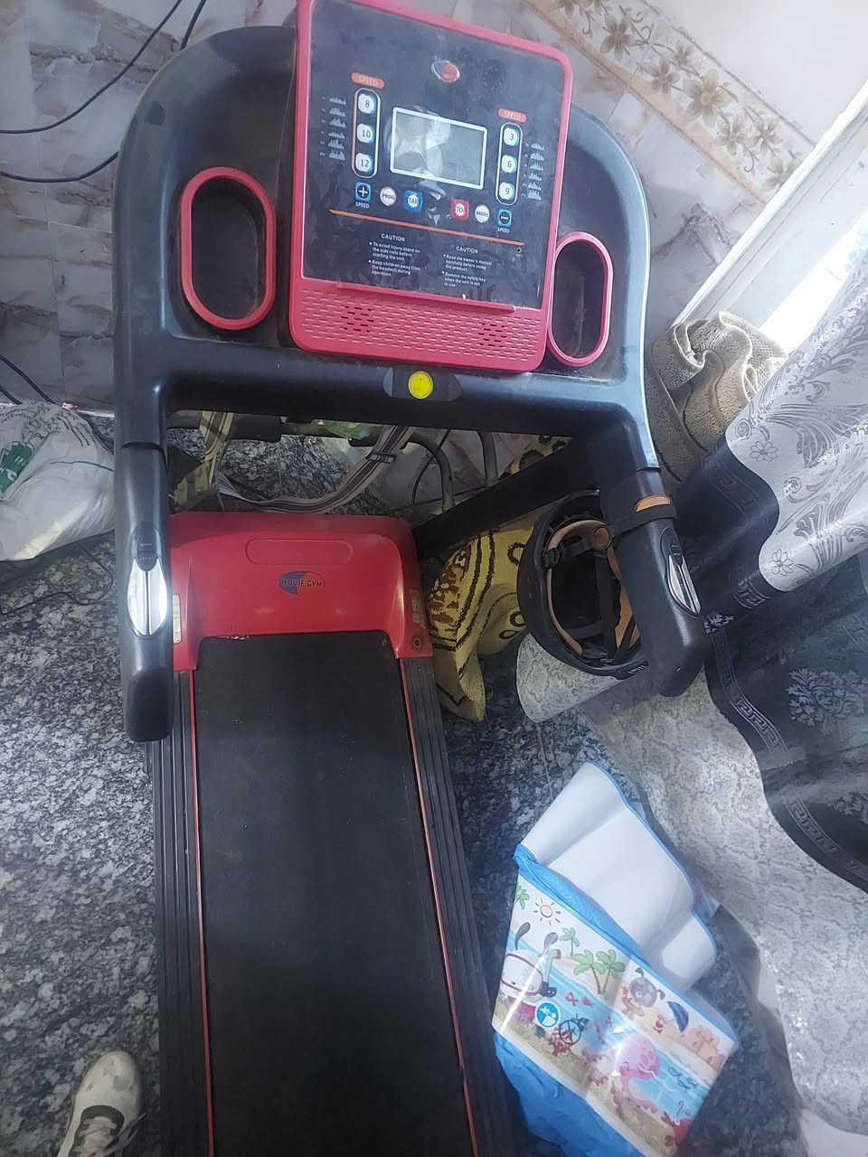 جهاز رياضي جري البيع شغل اخو الجديد 
العنوان قرب جامعة كربلاء مكلف بل نشر 
اتواصل مع صاحب الجهاز الرقم*********** ام احمد
