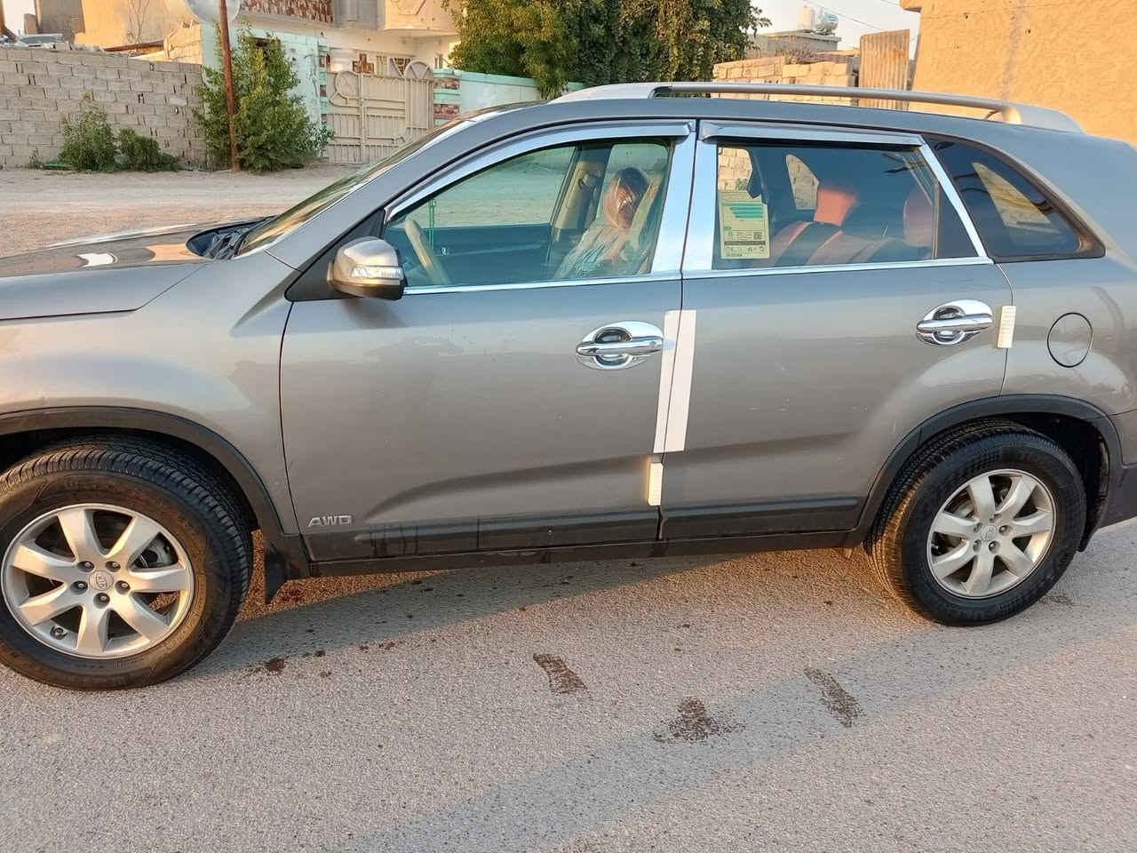 السلام عليكم اخوان كيا سورنتو موديل 11 واراد امريكي بدون لا حادث ولا ضرر مكينه دوش بلادي 5 راكب سيارة خير من الله التبريد قطعتين تخم تاير وحداديه خير من الله مراوس باقل السعر (140) بيه مجال اللطيبين اتصال (***********)
