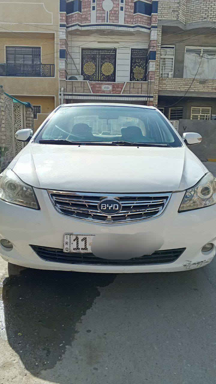 سيارة بي وايدي للبيع 
موديل 2013 رقم بغداد باسمي سنوية وهزه جديدة 

سيارة نظيفة وبلادية بيه جراد بالقمارة والبنيد مكينة وكير جديد فول بصمه وشاشة كامرة خلفية بصمت ابواب اشاير بالمري ويل كب تخم تاير جديد مثل ما موجود بالتصوير تبريد تدفئة السيارة ما بيه خياسات شرط بيه طخات بسيطة وشخوط وتجي وشوف بعينك سيارة نظيفة مال بيت وجاهزه عارضة 58 وبيه مجال بسيط حكه الجية الي يحب يتصل على رفمي لان ما رد على التعليقات بصراحه يتصل على هذا الرقم ***********
