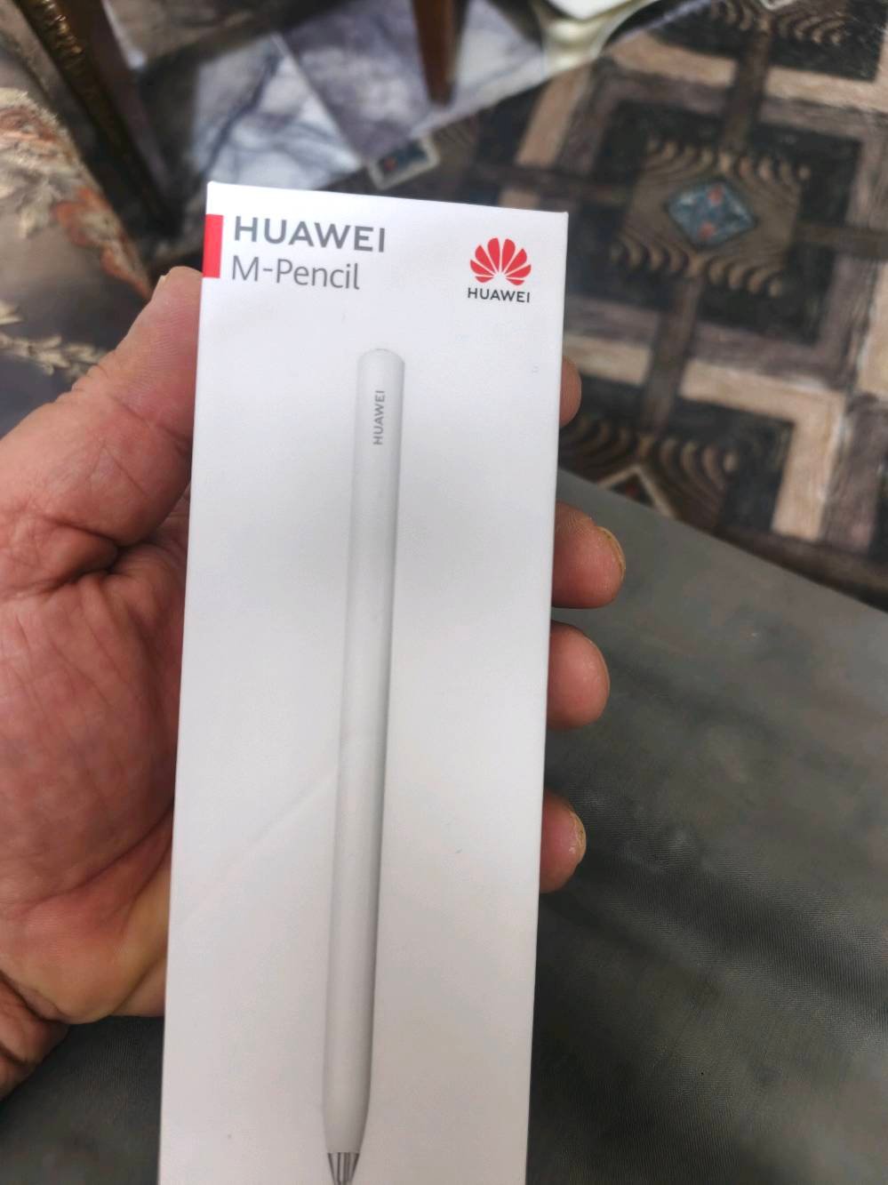 تابلت هواووي مستخدم لمدة اسبوع فقط
نظافة شرط الفحص

Huawei MatePad Pro
المساحة: 512GB
الرام: 12GB
نوع الشاشة: Tandem OLED paperMatte بحجم 12.2 انش
تردد الالوان: 10-bit تدعم مليار تدرج لون
الدقة: 1840×2800 مع تردد 144Hz
سرعة الشحن: 100W مع بطارية 10100mlA
عدستين الاولى اساسية بدقة 13MP و الثانية زاوية واسعة بدقة 8MP
الصوت: اربع سبيكرات ستيريو
الاطار معدن المنيوم و الظهر الياف زجاجية
الملحقات: كفر ابو الكيبورد + قلم بلوتوث + ماوس بلوتوث