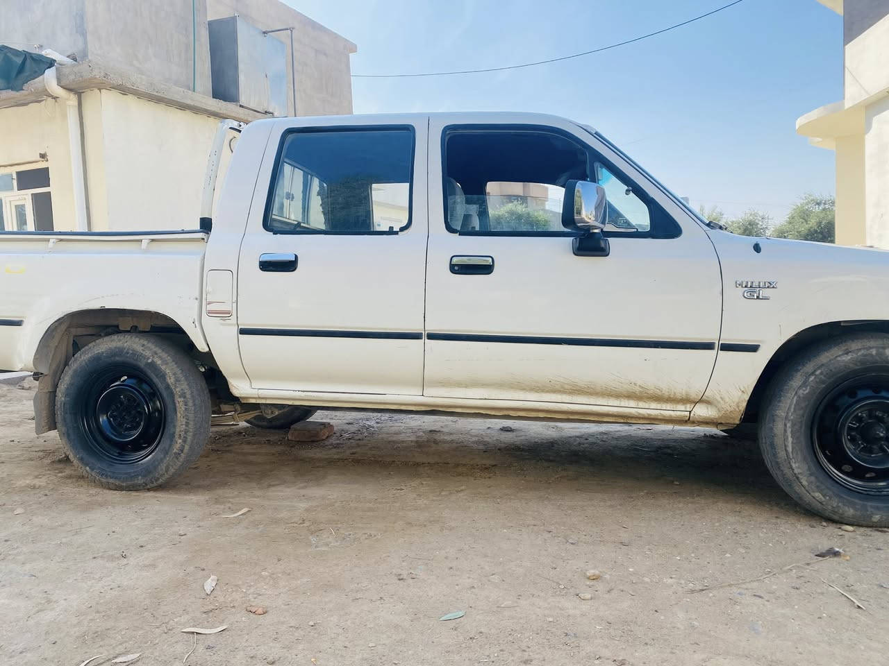 السلام عليكم بكم موديل 90 رقم نينوى السعر 35 وبيه مجال ***********
