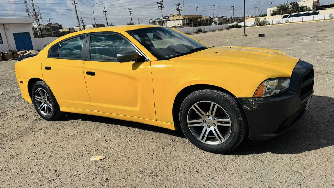 السلام عليكم 
جارجر 14 3.600 رقم ذي قار انكليزي بسمي 
حادثهه بجم بدون دخول ابد وطخه بسيطه بالجاملغ الايسر 
السياره جاهزه للخير كير مكينه جدد
شاشه جبيره كامره تشغل عن بعد شفتات ستيرن قير ماوس ويل خليجي تخم تاير حداده السدر كله بدلته امس تبريد توني مسويه 
السعر 158 وبيهه مجال للشراي
البصره القرنه
***********
