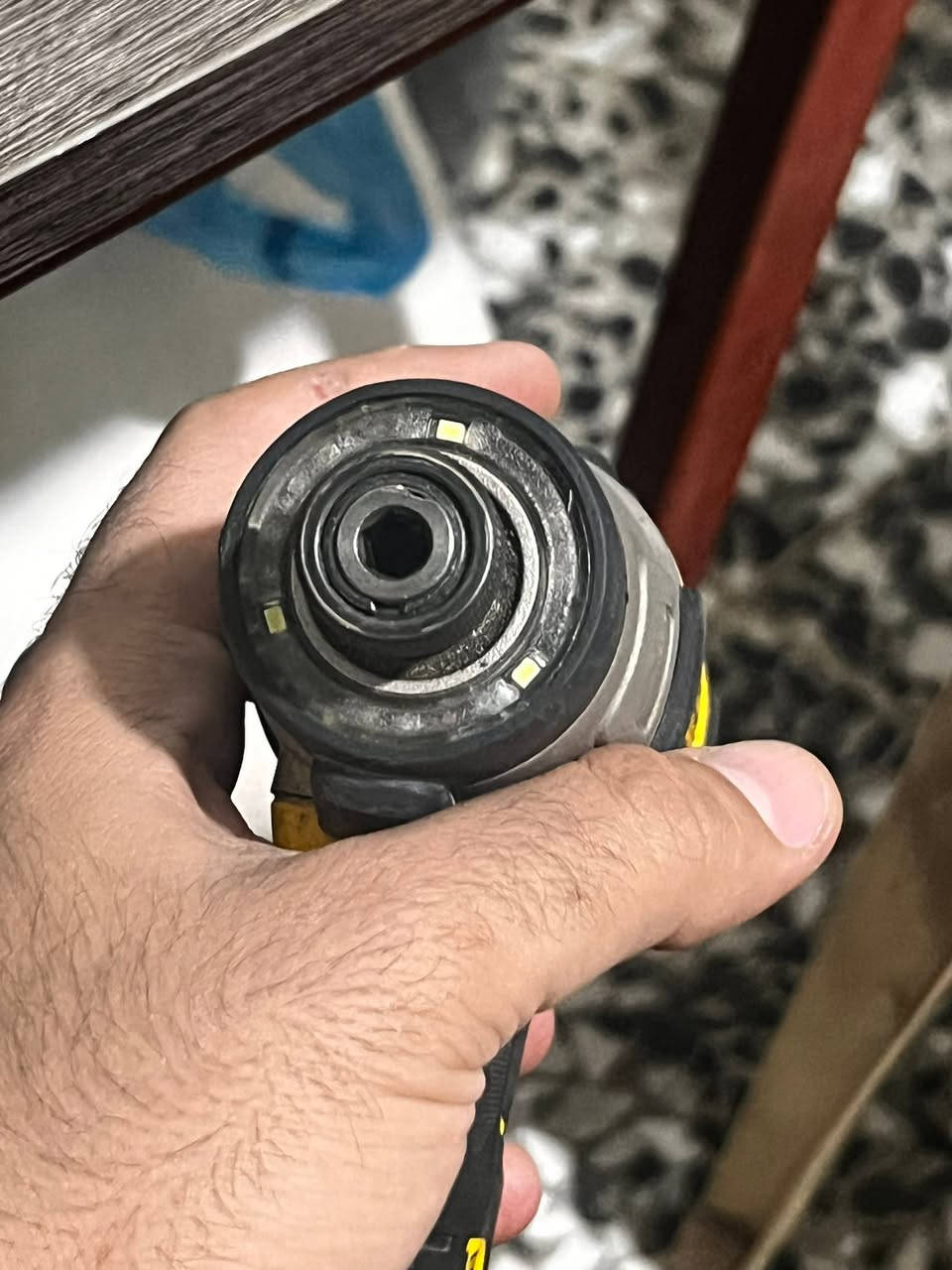 السلام عليكم  كل القطع مستخدمة اصلية وكالة مع وصل الشراء استخدام منزلي من ماركة DEWALT 

امباكت 12 فولت بروشلس موديل DCF801

ثقب همر 12 فولت فتح شد بروشلس موديل DCHO72

بطارية 12 فولت 3 A
بطارية 12 فولت 5 A 
شاحنة من 12 فولت الى 20 فولت موديل DCB107
سيت لبة دي ولت اصلي 

قيم واخلي سعرك


**إذا كنت صاحب هذا الإعلان وتريد حذفه لأي سبب، رجاءا أرسل رسالة إلى الدعم الفني**