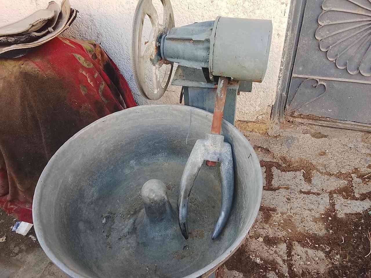 سلام عليكم عجانات للبيع الجبيره تأخذ كيس ونصف طحين والصغيره تأخذ نصف كيس طحين للاستفسار الاتصال ***********
