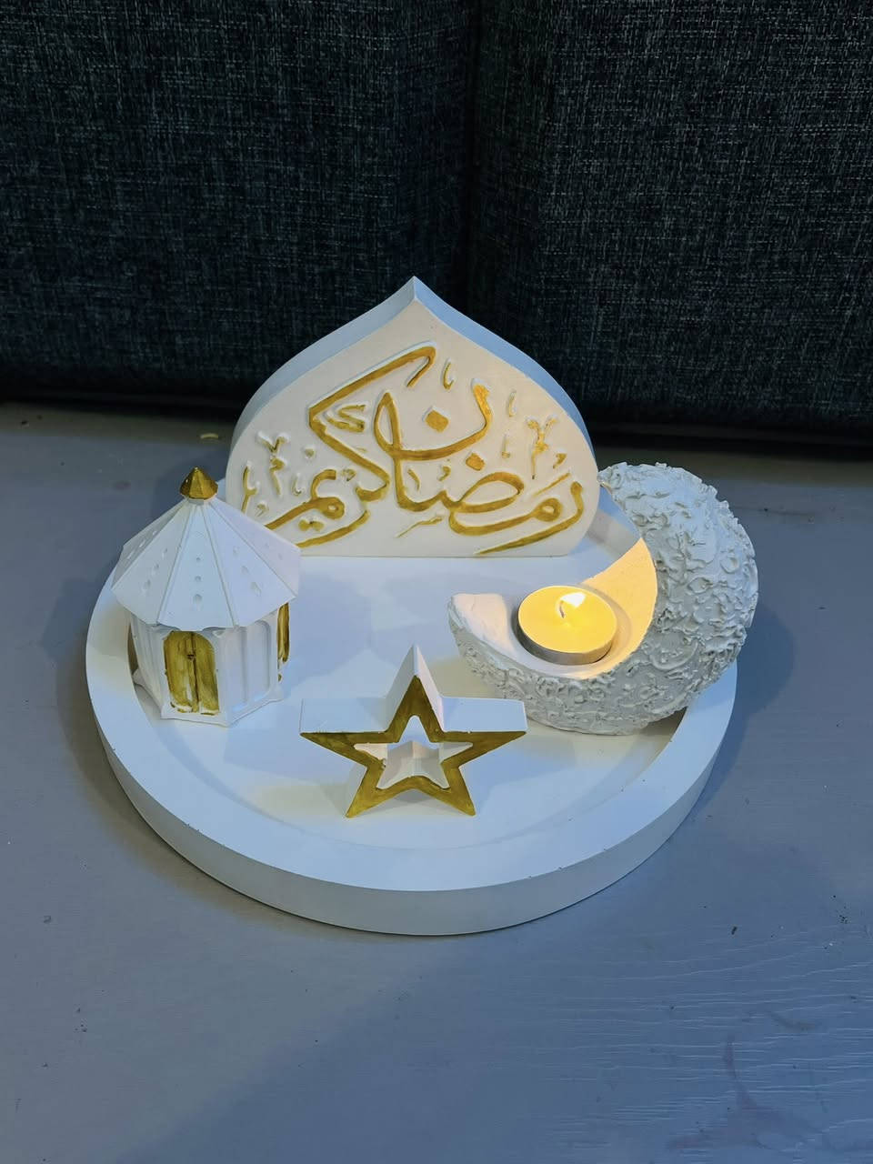 • "أضيفي لمسة من الأناقة لزوايا منزلك.. طقم متكامل يجمع بين الشمعدان، المزهرية، وصندوق المجوهرات بتصميم عصري وفريد. الكميه محدوده يوجد بيع بالجمله والمفرد للتفاصيل راسلونا على الخاص"


**إذا كنت صاحب هذا الإعلان وتريد حذفه لأي سبب، رجاءا أرسل رسالة إلى الدعم الفني**