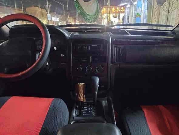 السلام عليكم جيب شيروكي 6 سلندر المحرك بلادي  تخم تاير جديد  صدر مبدل  خلفي وامامي كلة جديد يشهد الله موديل 2000 السيارة خير مـטּ الله مصبوغه  عام للجمالية 55 وبيها مجال للشراي ***********
