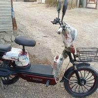 دراجه شحن البيع دراجه نضيفه ما ناقصه شي سعره 300 وبيه مجال 07857484341...