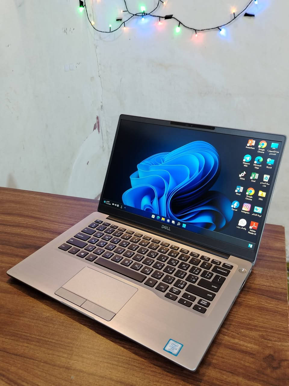 السلام عليكم
لابتوب DELL جيل حديث ولون سلفر للبيع .
اللابتوب جدا نضيف وادائة قوي ومواصفاته جدا عالية يفيد الي عنده دراسة او العاب او تصميم او غيرها من الاستعمالات.
المواصفات :
المعالج intel cori 5
الجيل : الثامن
كرت الشاشة : intel UHD GRAPHICS 
الرام : 8GB DDR4 
الذاكرة ( الهارد ) : SSD 256GB  M.2 NVME ارقى نوعية ب الهاردات 
الشاشة : حجم 14.3 حوافها جدا ناعمه دقتها  تشغل 4K ضد التوهج ips فدشي مرتب .

المميزات:
فيس ايدي ( تعرف على الوجه )
لون سلڤر من الخارج والداخل 
كيبورد ضوئي ليزري
الشاشة حجم 14.3 بحواف ناعمه جدا.
اللابتوب نضافته كلش حلوه ماصارلي فتره من ماخذه .
منصب عليه وندوز 11 برو مفعل مدى الحياة.
منصب عليه اوفس مفعل مدى الحياة .
كيبورد عربي انكليزي ليزري ضوئي.
كامرة امامية جدا واضحه.
غالق كامرة سلايد.
سماعات ستيريو .
بطارية اللابتوب ليثيوم تطول وياك بالاستعمال المكثف اقل شي 5 ساعات
المنافذ :
منفذ الشحن
منفذ التايب سي للبيانات وللشحن
منفذ HDMI
منافذ USB ومنفذ Aux

الملحقات :
ملحقاتها كله كاملة وجديدة غير مستخدمة لان ماصارلي فترة بسيطة جدا من اخذته.
شاحنة اللابتوب اصلية مختومه من شركة DELL  .
جنطة اللابتوب ماركة اصلية وبعدهي جديدة مامستعمله ابدا .

اللابتوب كلش نضيف ومواصفاته قوية ومحترمه وتصميمه سوبر سلم ومرتب .
ومابي أي نقص كيبورد سماعات انترنت شاشة كامرة كله شغال وممتاز ومابي اي نقص من اي ناحية.

السعر : 295 الف وبي مجال قليل .
مكاني النجف 
واليريده توصيل هم موجود ان شاء الله

***********

(لابتوب DELL جيل حديث دلل دل اربيل سليمانيه حاسبة لابتوبات للبيع النجف بغداد الموصل البصرة)
