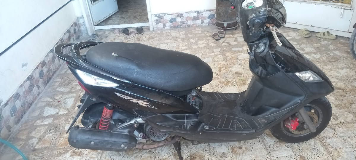 السلام عليكم دراجه للبيع نوع ثعلب كفراتها بلاديه شغاله مكينتها ناعمه تشتغل سلف هندر بيها نقص شي قليل سعرها ٤٥٠ وبيها مجال شي بسيط مكان بغداد الزعفرانيه الرقم الهاتف ***********
