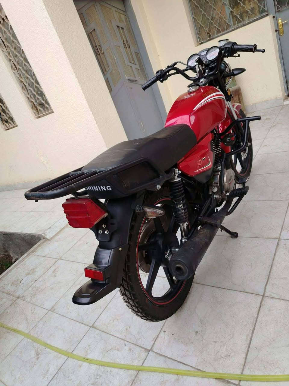 السلام عليكم شاينك للبيع موديل 23 طالعة ب 25 اوراق اصولي بصمه تشغيل كهربائيات كلها شغالة محرك مكفول دراجة مكفولة كفالة عامة برغي مابيها نقص السعر 775 وبيها مجال مكاني حلة مركز 
***********
