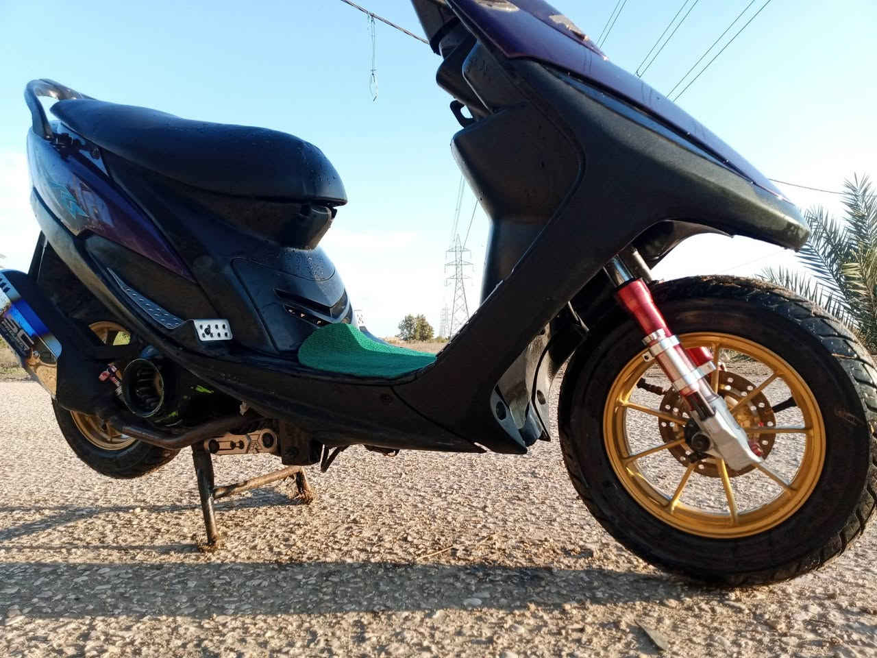 السلام عليكم للبيع ماكس عدله مزوده 55 للمعلومه دراجه ملحه بس اني صبغتها لجماليه +شعله ومعدل خير من الله شرط شلعه بطناش بيها شغلات تزويد السعر 400وبيها مجال قليل مكاني حله قضاء القاسم ع للاتصال ***********
