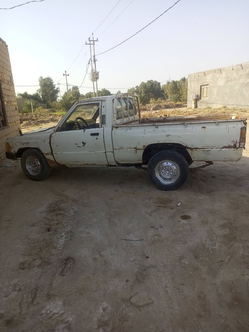 سلام عليكم سياره اللبيع موديل 85رقم قديم بابل وسنويه بيها مالك عنوانه سليمانيه بيعك هل موجود كفلها سرقه وعشائر محرك كير كسن تخم تاير كهربايات كابريته  جيس جاهزه وين ما يعجبك السعر 12قفل ترهم مراوس العنوان الديوانية قضاء الحمزه الشرجي قرب صيطرت الطابو ***********$***********
