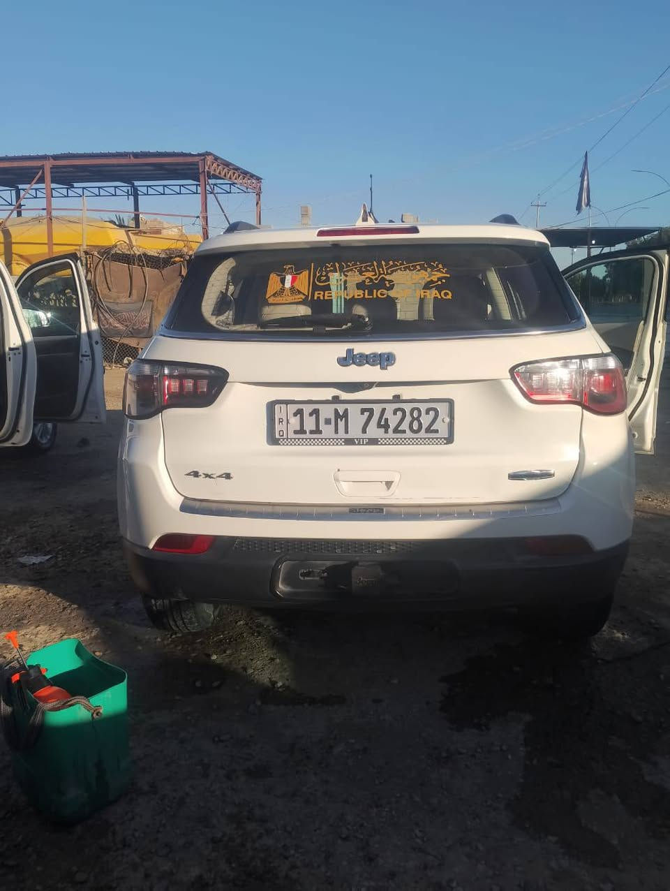 السلام عليكم
البيع جيب كومباس 
ورارد مريكي حادثها بس دعاميه 
فول مواصفات
رقم بغداد دولي
مديل 2018 
الون ابيض
سعر سياره 135 ورقه وبيها مجال
رقمي *********** بيه وتساب
