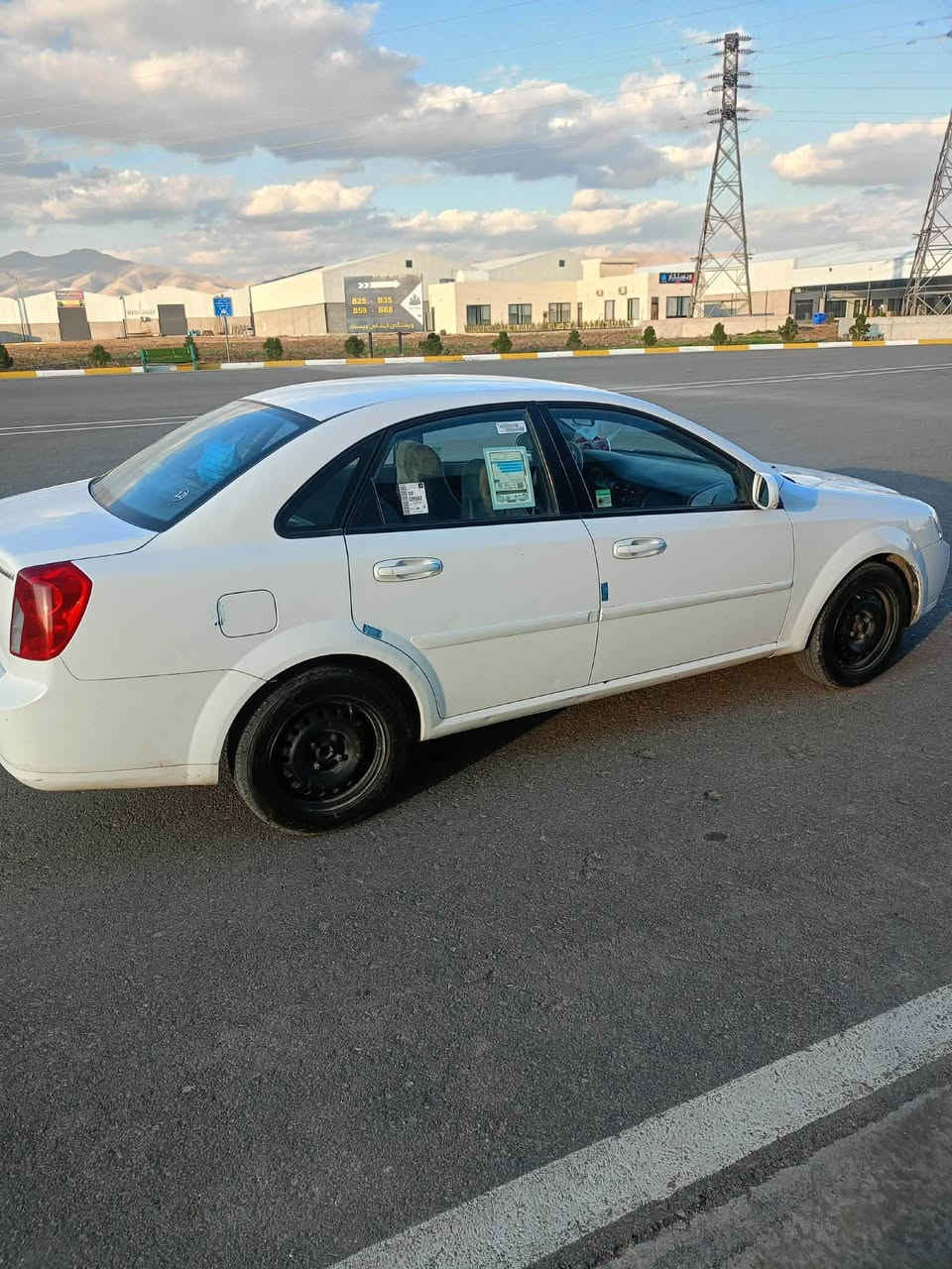 ئۆپترا 2012
سەنەوی و ڕەقەمی تازەیە
یەک پارچە بۆیاخ بێ ناوگرتن
سۆنەریم داناوە  گێڕی عادی
گێڕ و مەکینەی بەشەرت 
سلێمانی / 0771 735 4596 السليمانية, العراق
