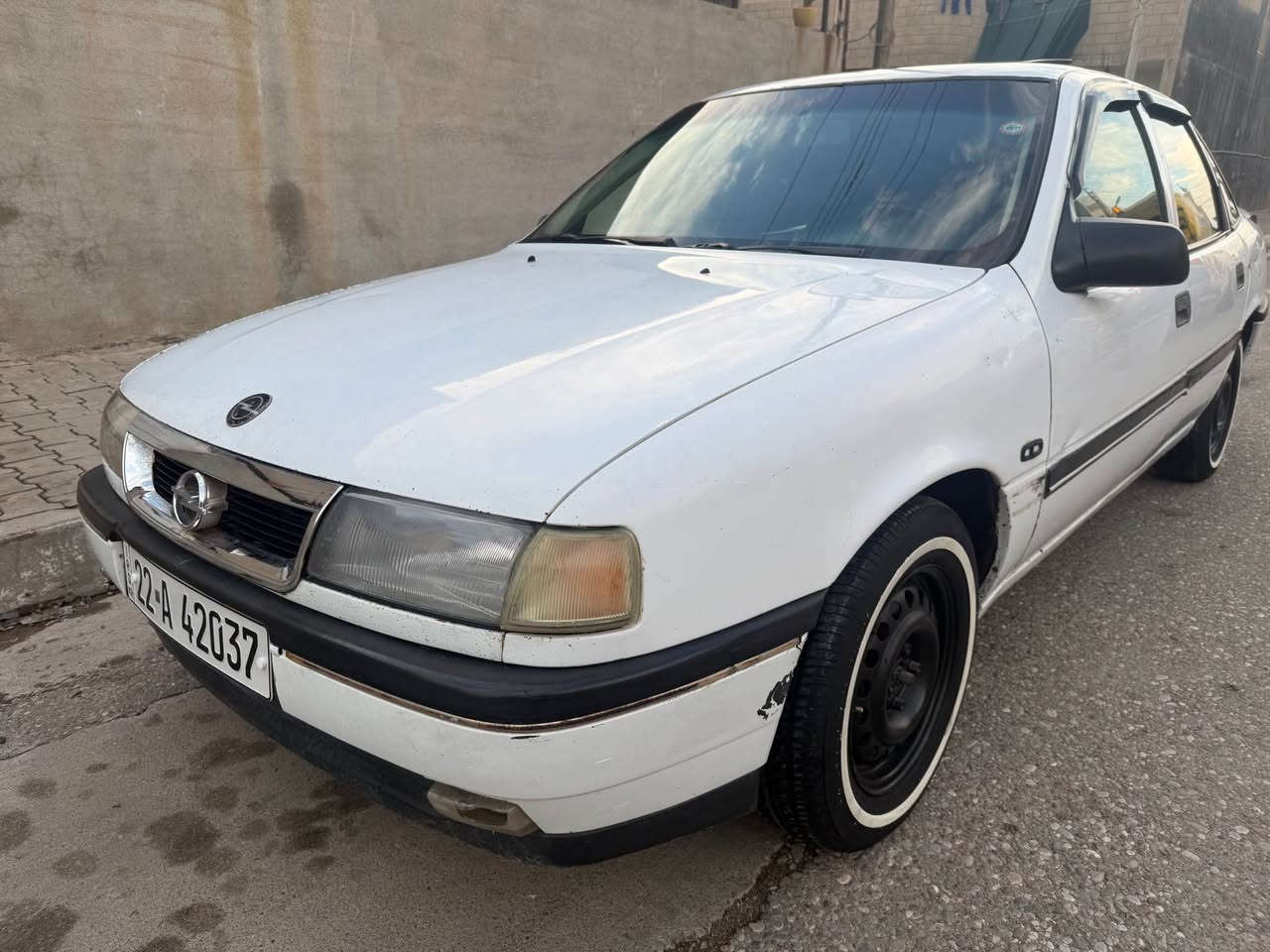 سلام عليكم 
سعره 43
فكترا موديل 92 بسمي سنويا جديد لل 32  هزه جديد 
محرك 20 شرط كير محرك صدر تايرات كهربائيات كله اب شرط سياره مال اخ لخو 
عنواني كركوك 
***********
*********** Singapore
