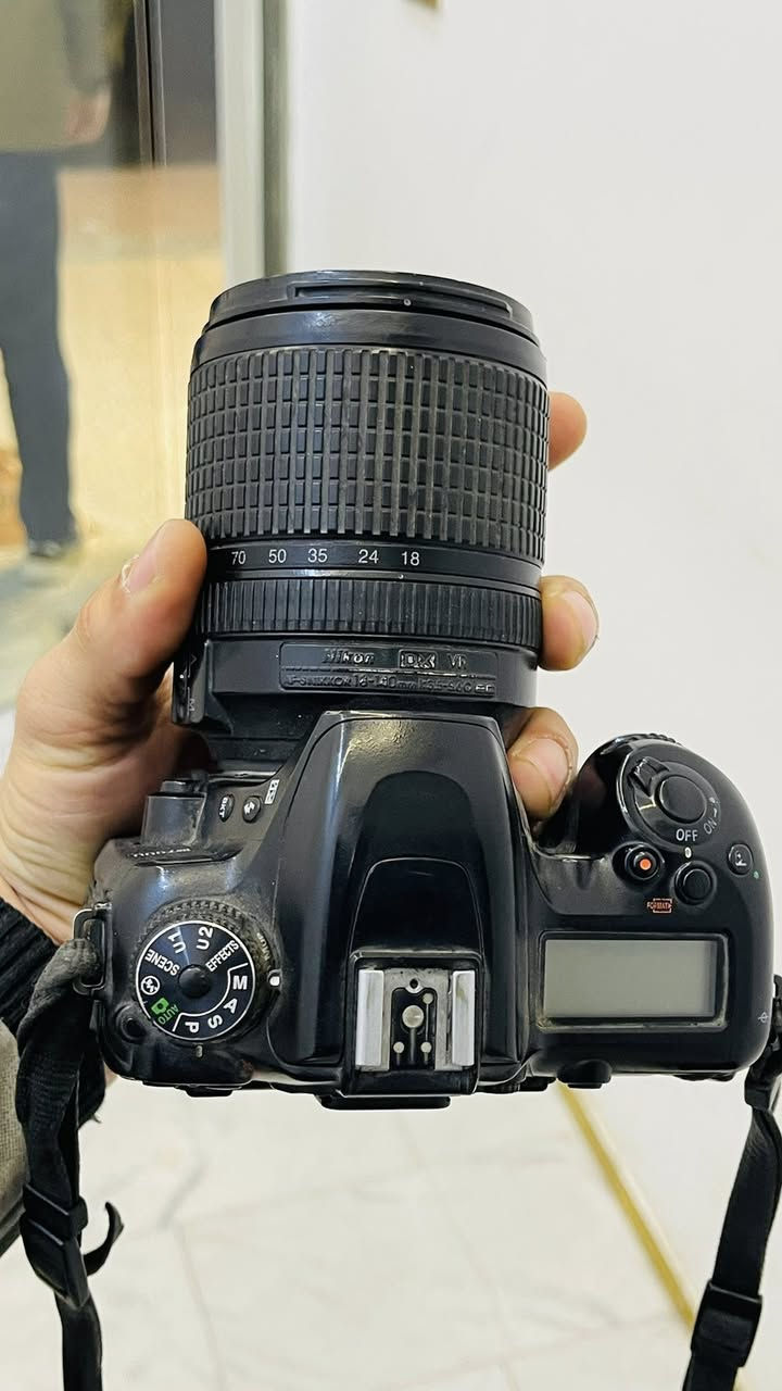 للبيع نيكون 7500 الغنية عن التعريف
نظافه 90% 
السعر (775) الف 
التواصل ***********
