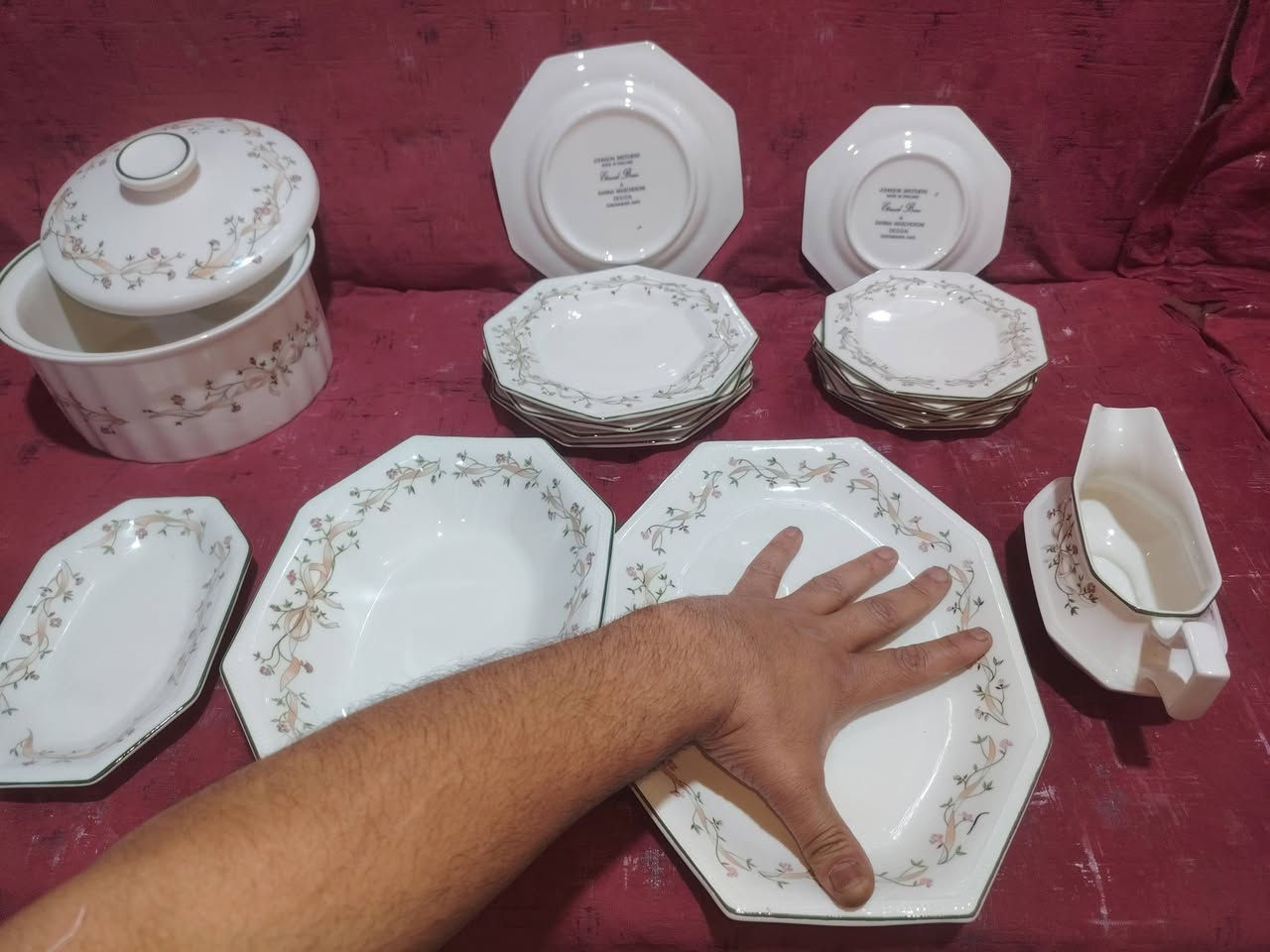 السعر ٥٠ الف توصيل مجاني
***********  واتساب
