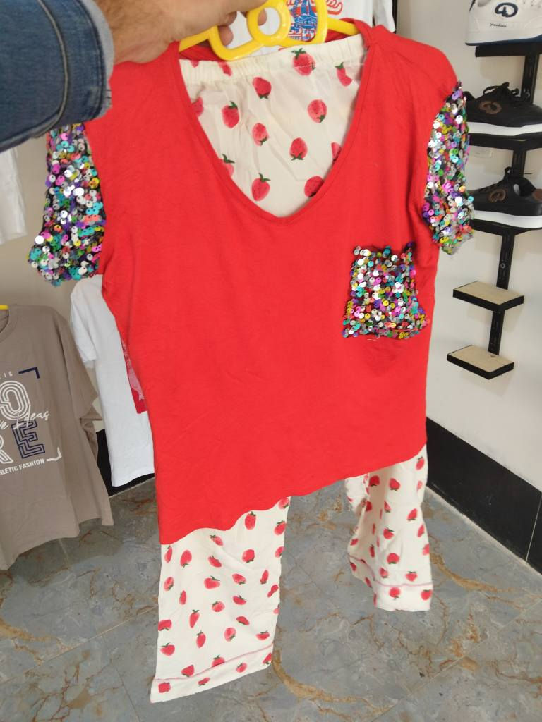 سلام عليكم  تراكات نسائي مكاني جسر ثالث فلوجه شارع60 سعر قطعة 4 الاف 3ب 10الاف متوفر جميع لوان 

***********_*********** الفلوجة, الأنبار
