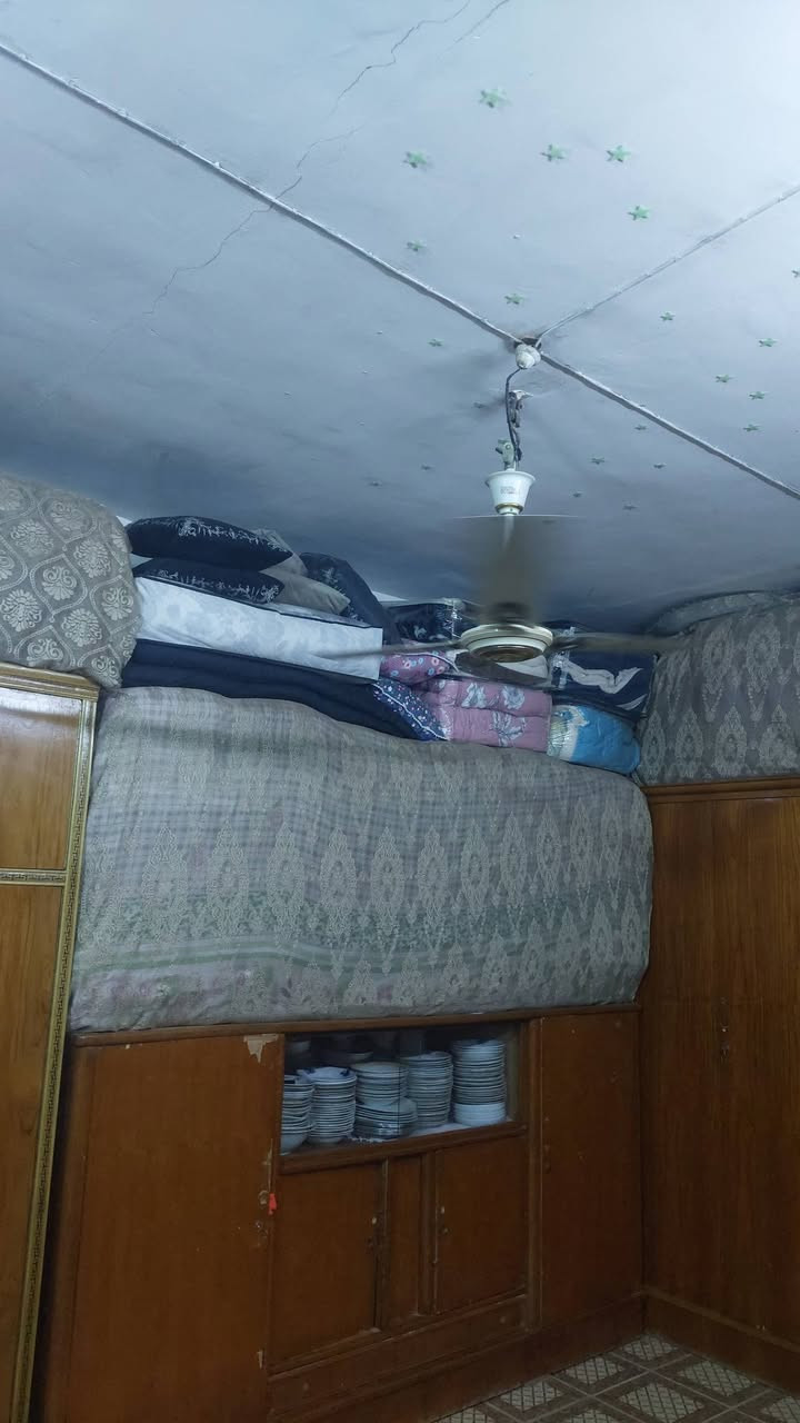 بيت للبيع طابو صرف قرب مسجد السهلة ١٠٥م واجه ١٠م غرفتين وصالة واستقبال ومطبخ وصحيات والشارع مقرنص البيت قديم ١١٥مليون  الاستفسار ***********
