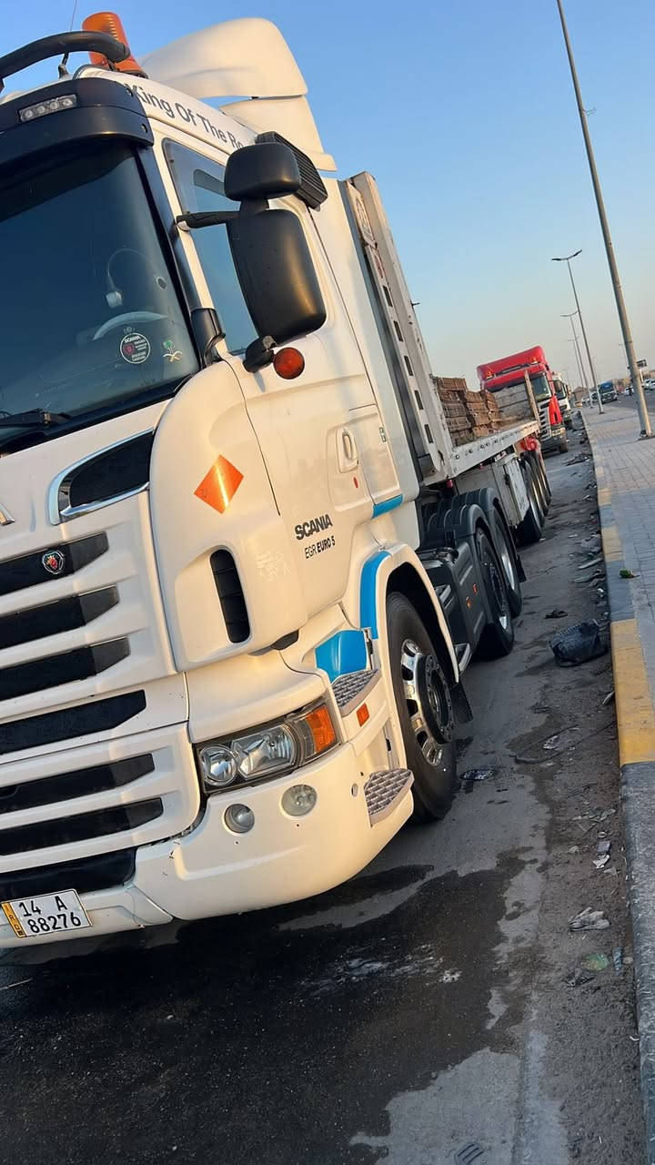 السلام عليكم سيارة للبيع سكانيه سنكل امامي  موديل 2013 معلايه حجم (420) رقم بصره كامره حساس ريتايدر تخم تاير + عربانه حداديه 4 محاور 14 شاصي 16 نص جناب للاستفسار (***********) مكان السياره بصره اني مكلف بل نشر
