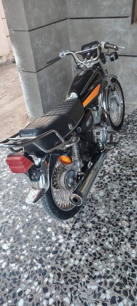 سلام عليكم شباب اربع گير للبيع السعر ٥٥٠ وبه مجال *********** مديل ٢٠٢٠ اوراق سكنر مكاني كربلاء الحسينيه
