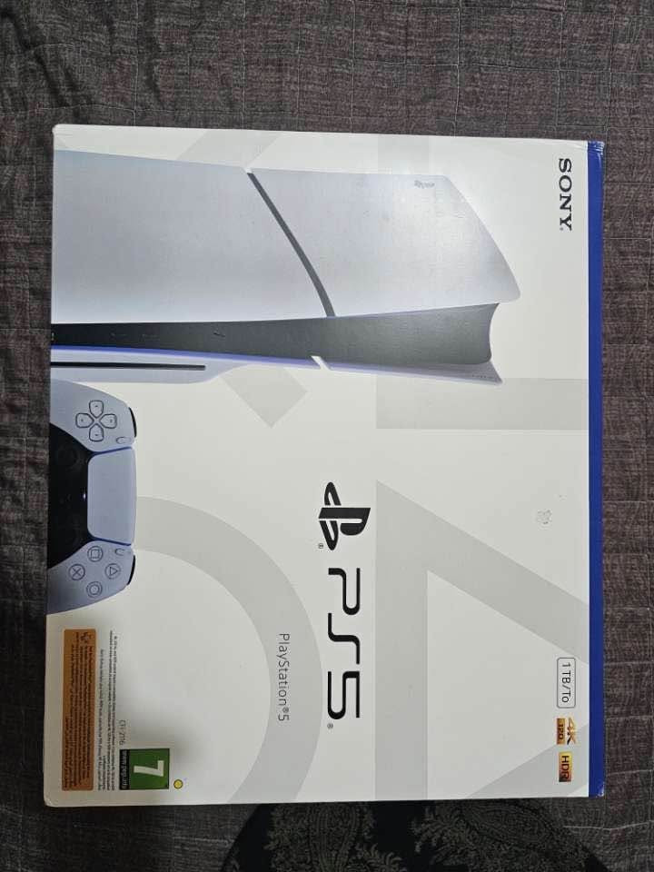 Play station 5 slimبۆ فرۆشتن ٢ مانگ بەکار هاتوە بە نوێتی کرایە زۆر پاکو خاوینە سەحری ٥٤٠$ 
*********** أربيل, العراق
