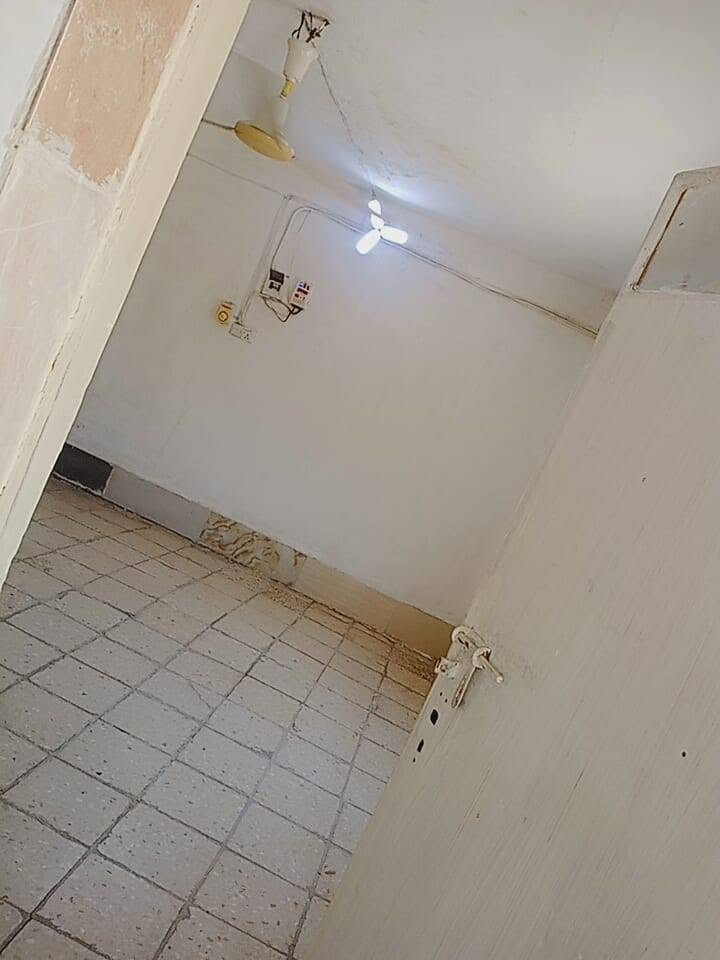 السلام عليكم 
بيت في بغداد  نهاية الشهداء شرطة الرابعة  متكون من مطبخ وغرفة وصحيات  م 750   وايجارة 250

للتواصل هذا رقم بي واتس  ***********

#ملاحظة احنة صاحبين البيت لا ترويج ولا دلالية كبل تجي تشوفة ووتفق ويانة.
