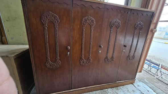 ✨️سلام عليكم✨️مستعمل اليوم نظافة جيدة. 
🚪كنتور بابين طابقين خشب ثقيل
 سعره: ٩٠ 
🚪كنتور أربع بيبان طابق واحد سعره: ١٣٠ 
📦بوفيه نفس تصميم الكنتور سعره: ٩٠ 
📍العنوان: كربلاء، طويريج، نهاية شارع البلدية، مقابل إعدادية الفواطم (المحمرة سابقًا).
📱للاتصال والاستفسار واتساب وغيره من التطبيقات: 
***********
***********
