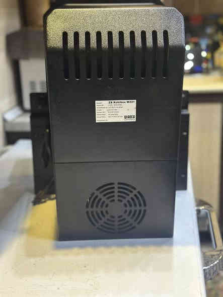 ثلاجه مرسيدس S class اصلي يرهم موديل 2003الى2013 جديد سعر 700$ رقم ***********
