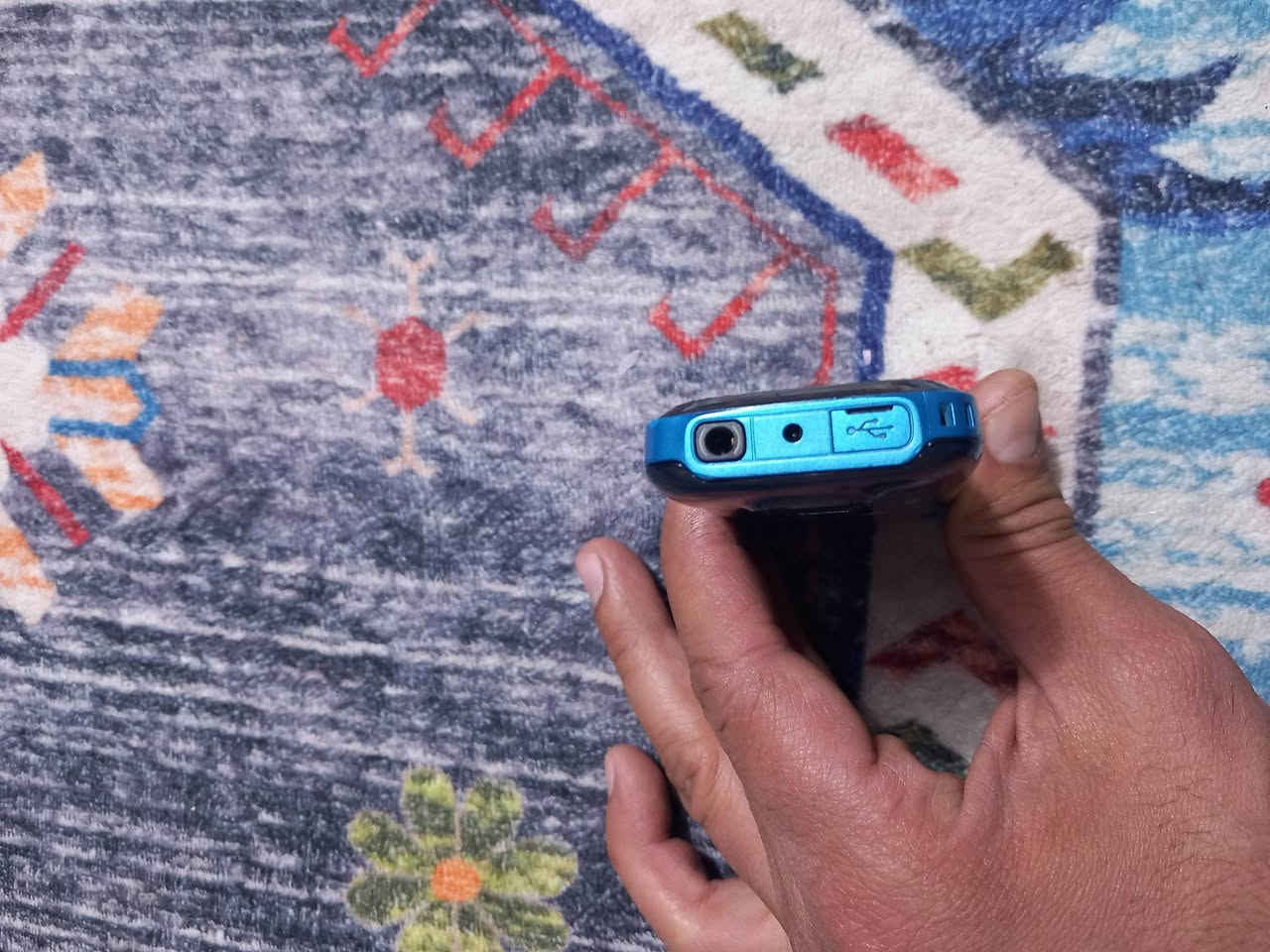 للبيع نوكيا اصلي ممفتوح ولاملعوب بي شوفت عينكم نكليزي السعر 30الف رقمي ***********
