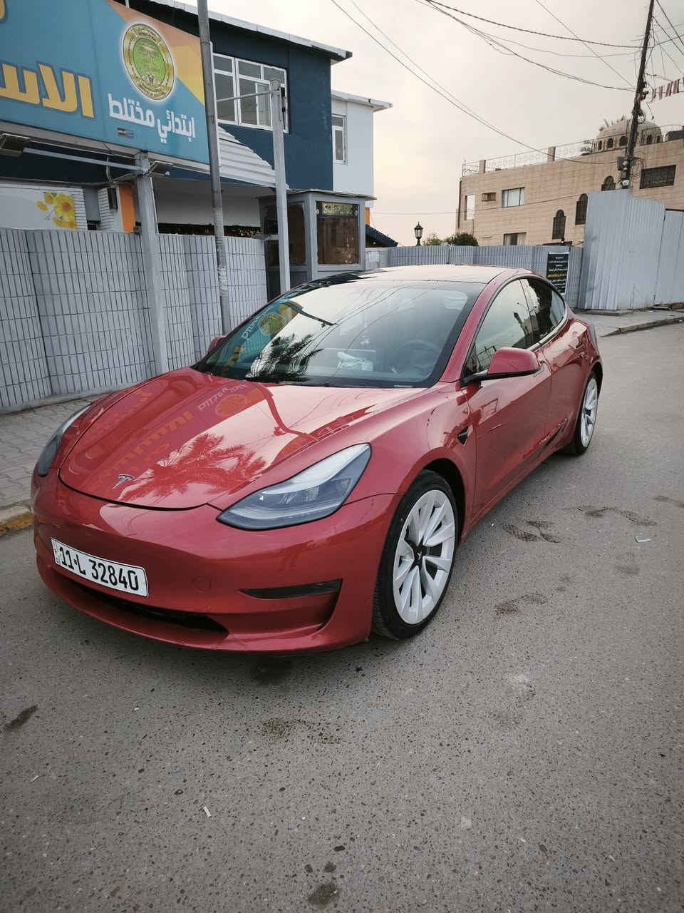 السلام عليكم👋
تيسلا موديل 3 (موديل 2022) وارد امريكي رقم بغداد تحويل مباشر بأسمي
تك ماطور  السياره اونلاين 
🛑حادث امريكه مرفق بالمنشور بدون ايرباك وبدون دواخل 
السعر  (💰$ 165💰) وبيهه مجال
المكان بغداد الصليخ 
📞📞***********
