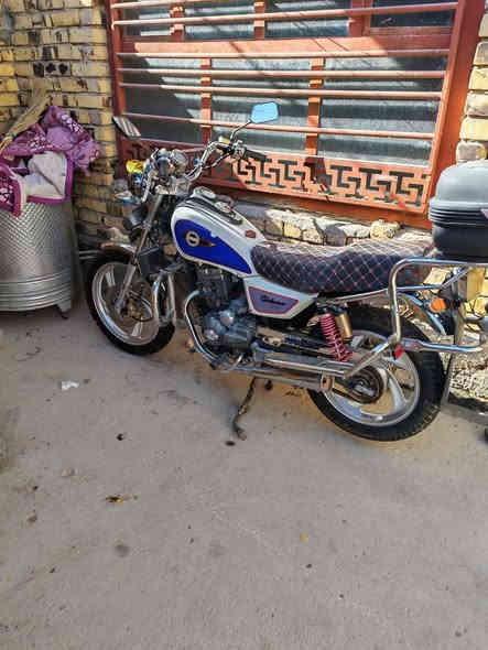 سلام عليكم دراجه موديل 2016للبيع اوراق اصوله السعر 750 العنوان حله شارع 80قرب بانزين خانه اضواء الحله الاستفسار الاتصال علارقم ***********
