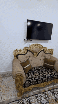 السلام عليكم ورحمة الله وبركاته تخم للبيع 12مقعد حطاطه بعده جديد ماصارلي 4 اشهر من  اشتريته السعر مليون و 300 وبيه مجال مكاني الخالدية الرقم  ***********
