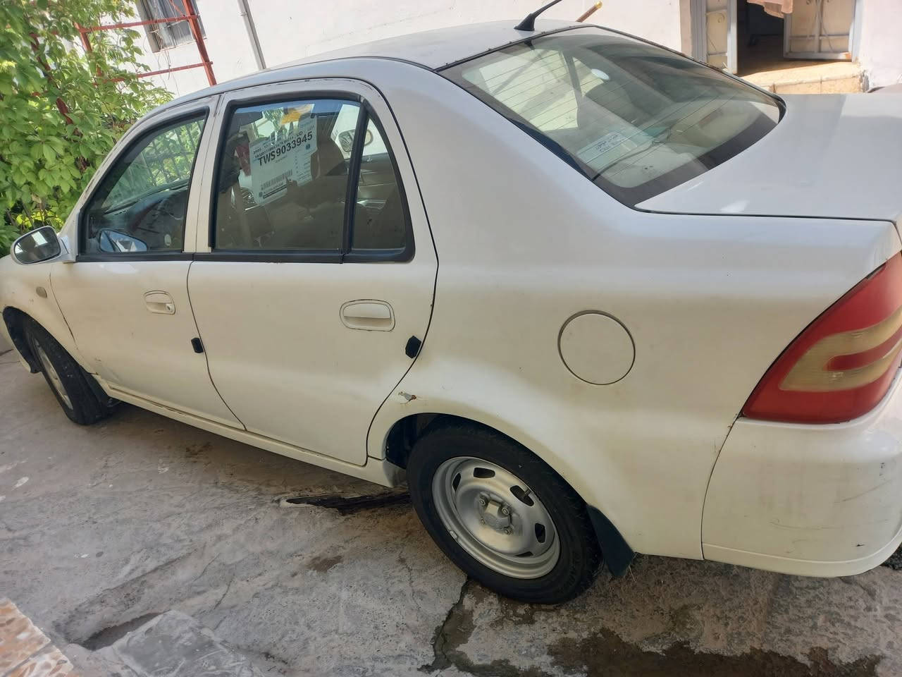 السلام عليكم السيارة للبيع سيكي موديل ١٣ والسنوية عضم تنتهي ٢٠٢٧والباتري جديد والسعر ٤٥وبيها مجال بيها كابون بانزين ورقي متوقف للاستفسار الاتصال على الرقم ***********
